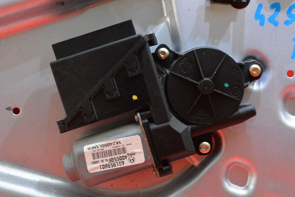 window regulator left front EU 6Q1959801 SKODA FABIA 1 and HB 99-04