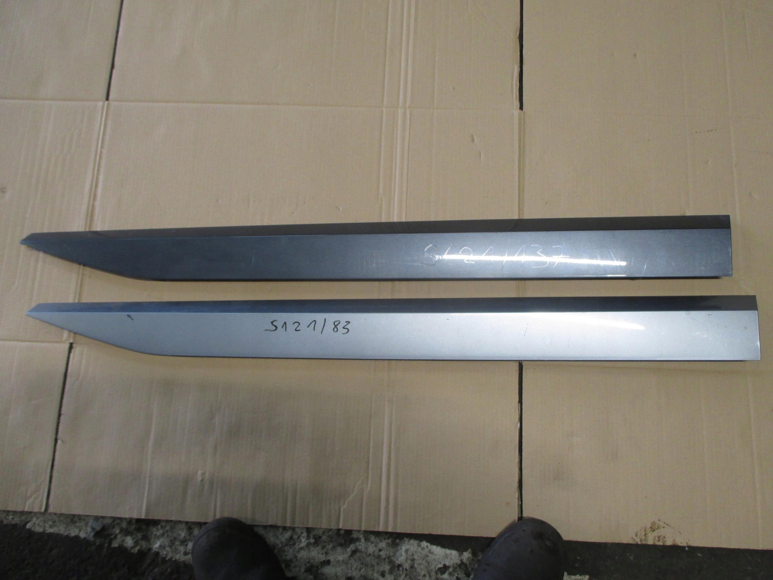 SKODA SUPERB III LISTWA PRAWY PRZÓD 3V0854940