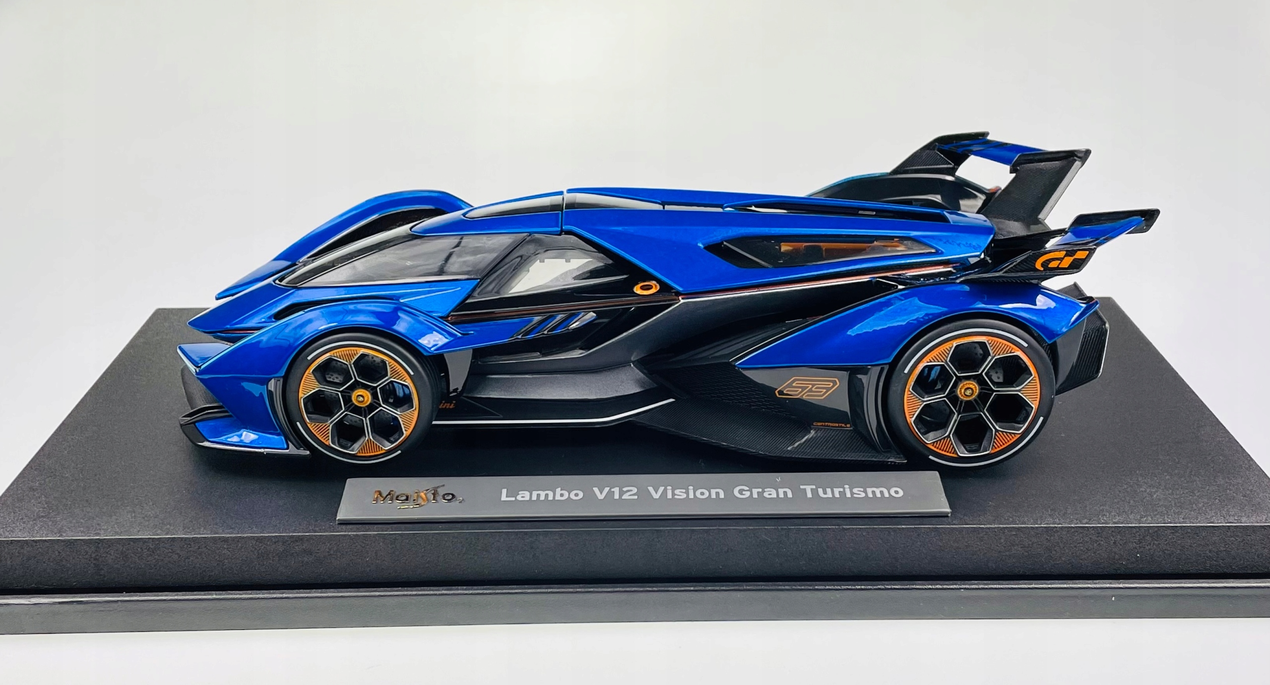 MAISTO LAMBORGHINI V12 VISION GRAN TURISMO 1:18 Model Lambo V12 Vision Gran Turismo