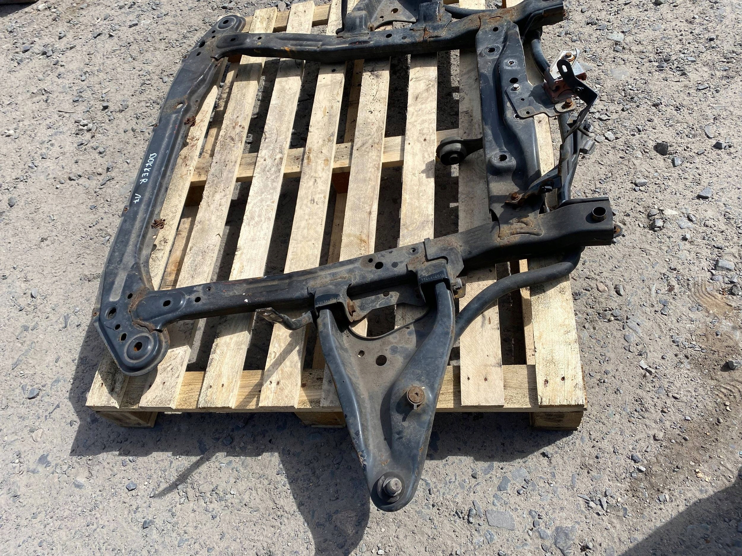 DACIA DOKKER and LIFT axle beam subframe axle beam sider front 544035350R