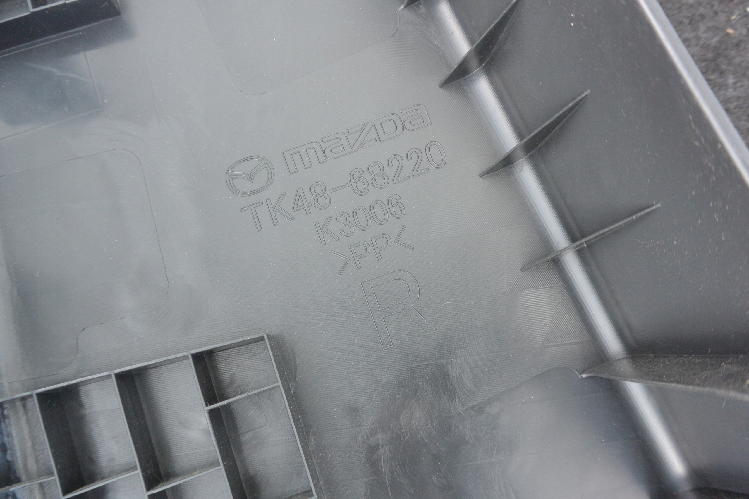 cover SLUPKA central right MAZDA CX9