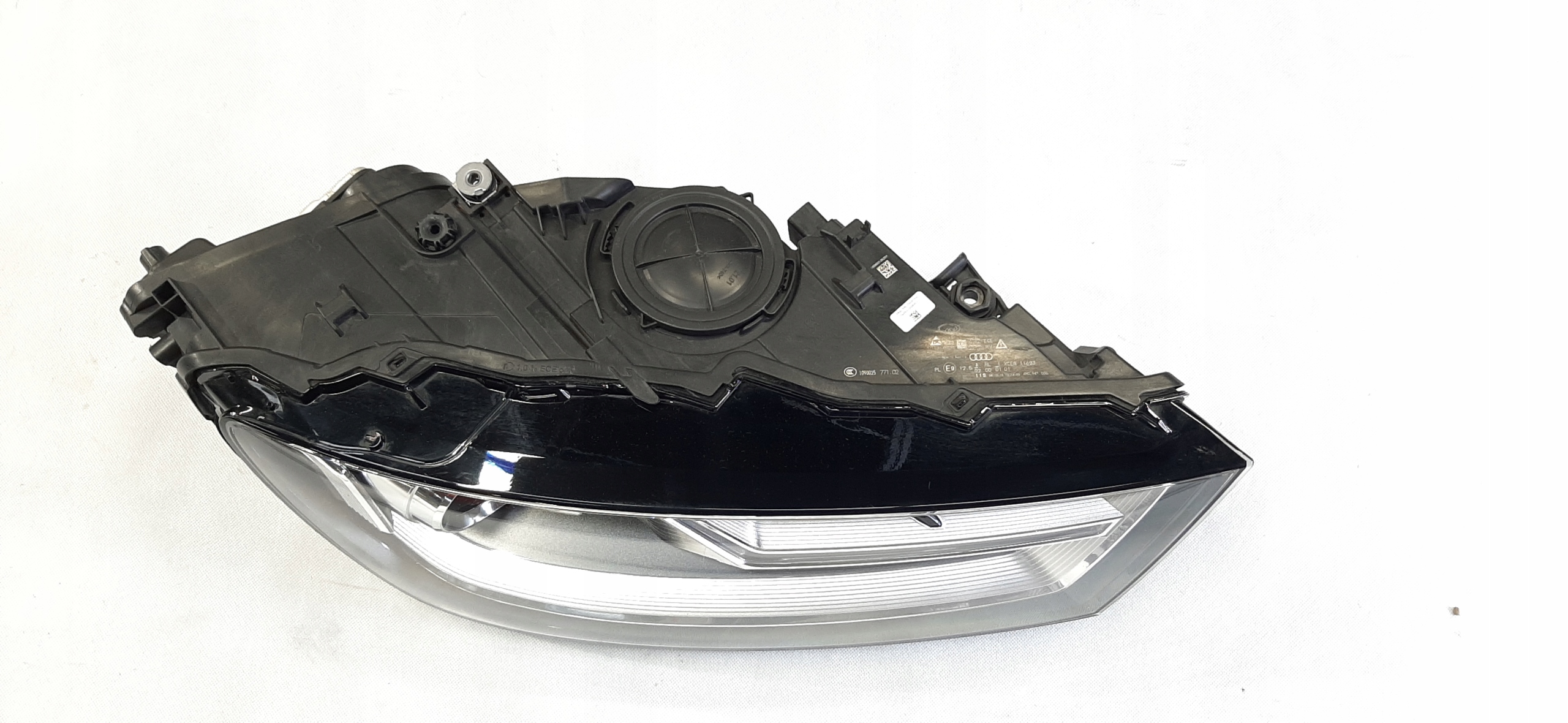 AUDI Q7 REFLEKTOR LAMPA FULL LED 4M0941006 Strona zabudowy prawa