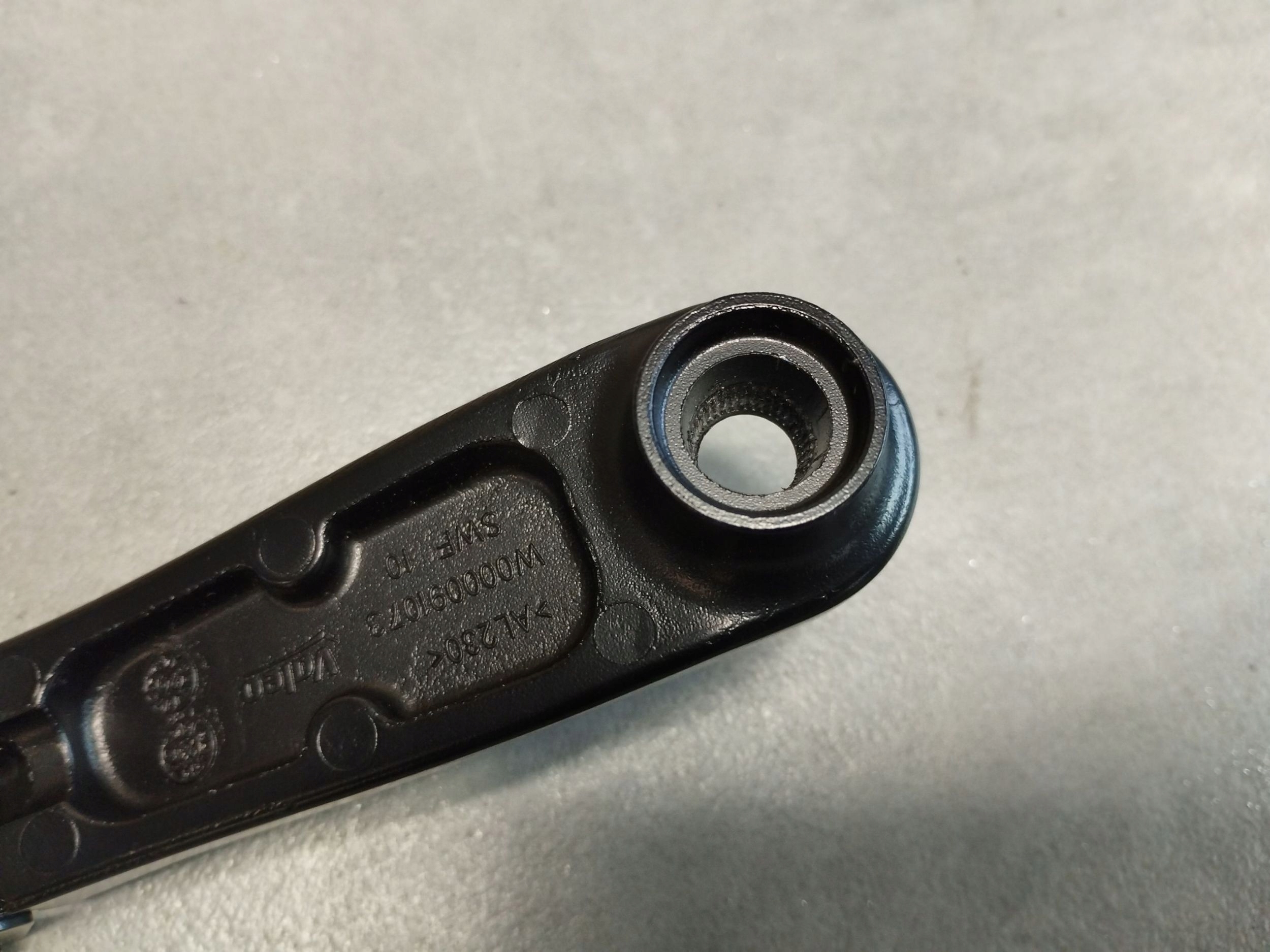 Audi A5 B10 wiper arm right 4K1955408