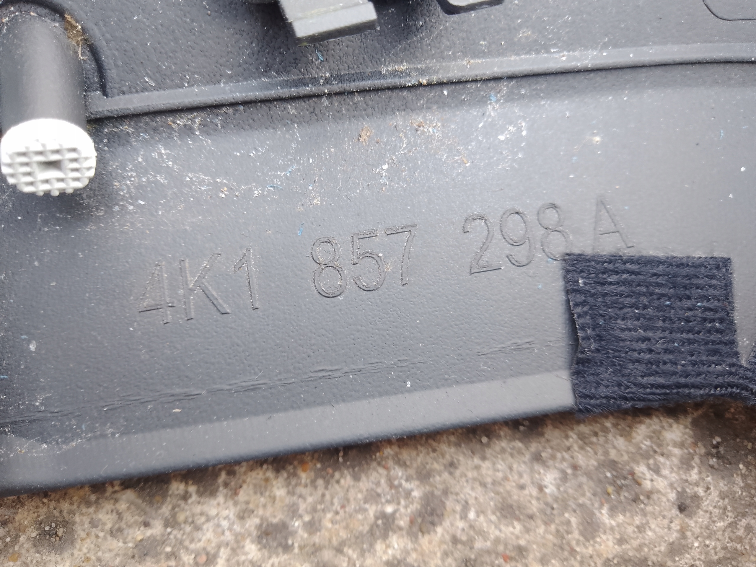 lista fedél táblák AUDI A6 C8 4K1857298A
