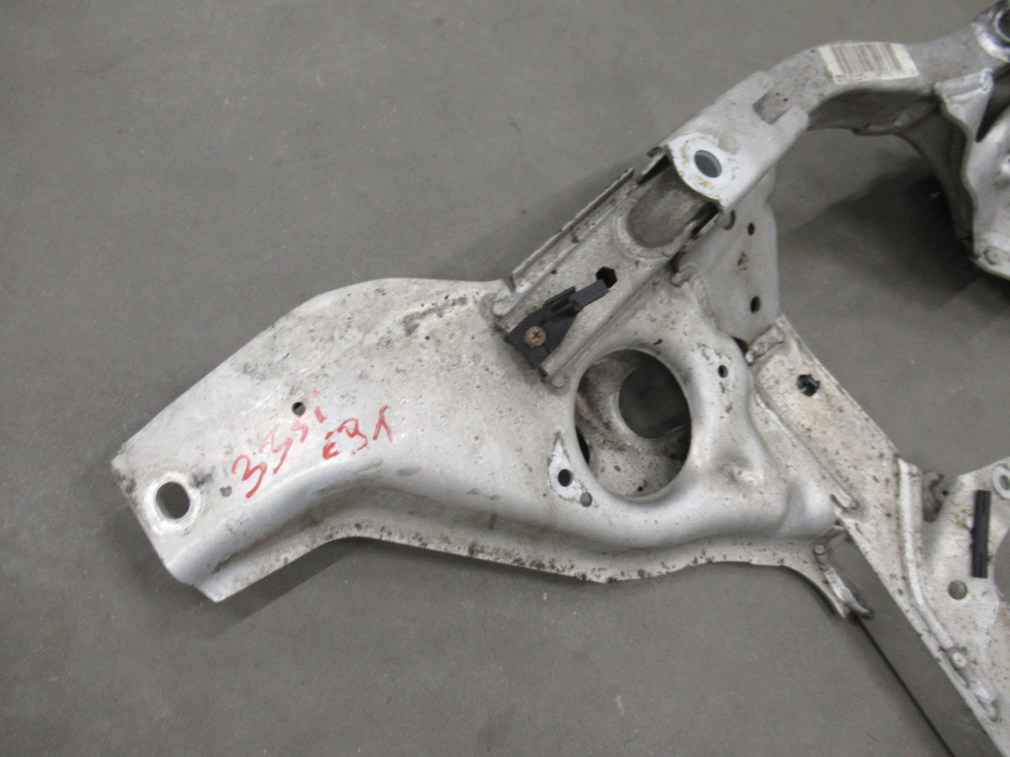 Lawa predok nápravnica pod motor výstuha zavesenia BMW e81 e82 e87 e90 e91 e92