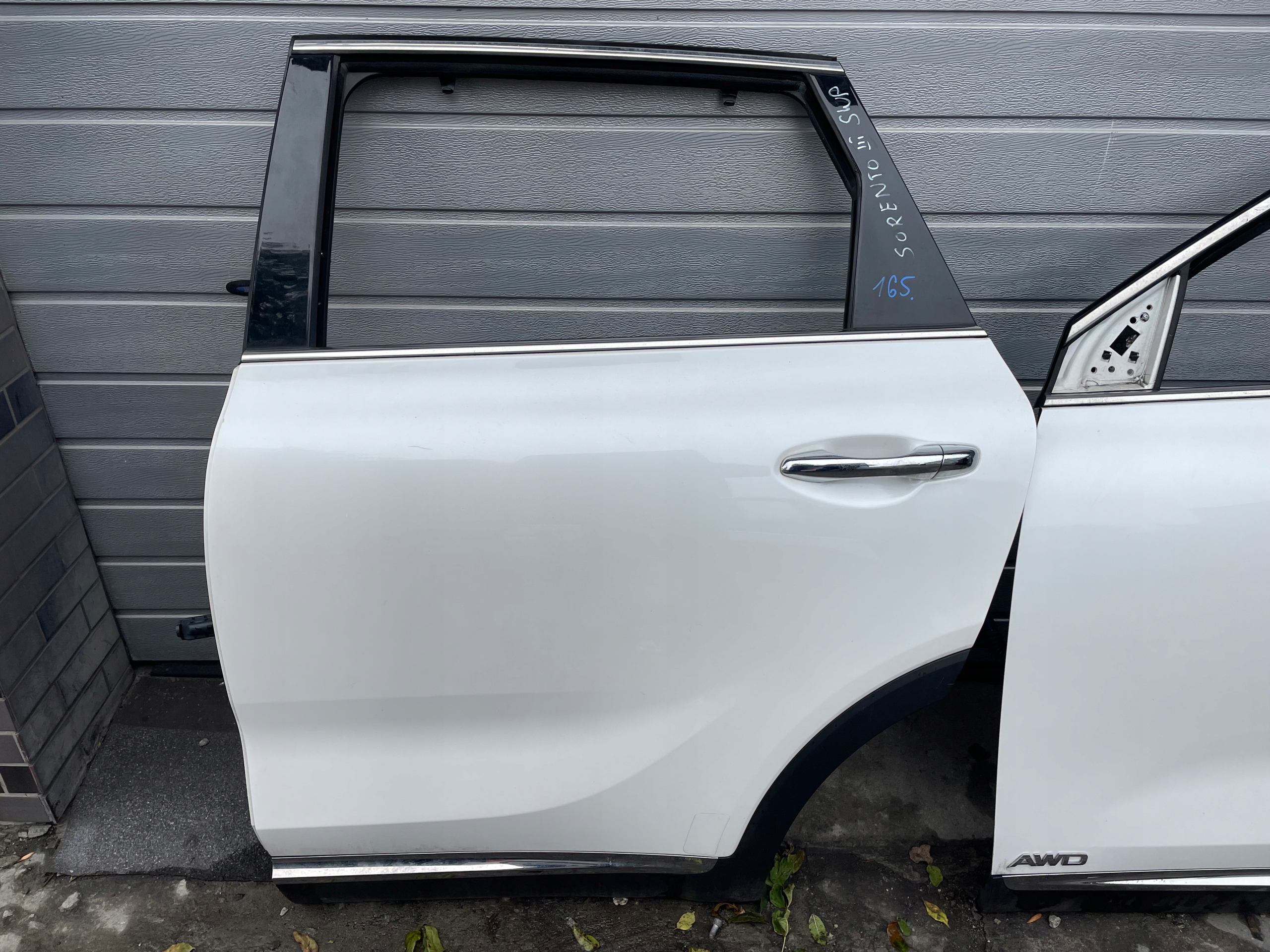 KIA SORENTO III DRZWI TYŁ LEWE KOD LAKIERU SWP