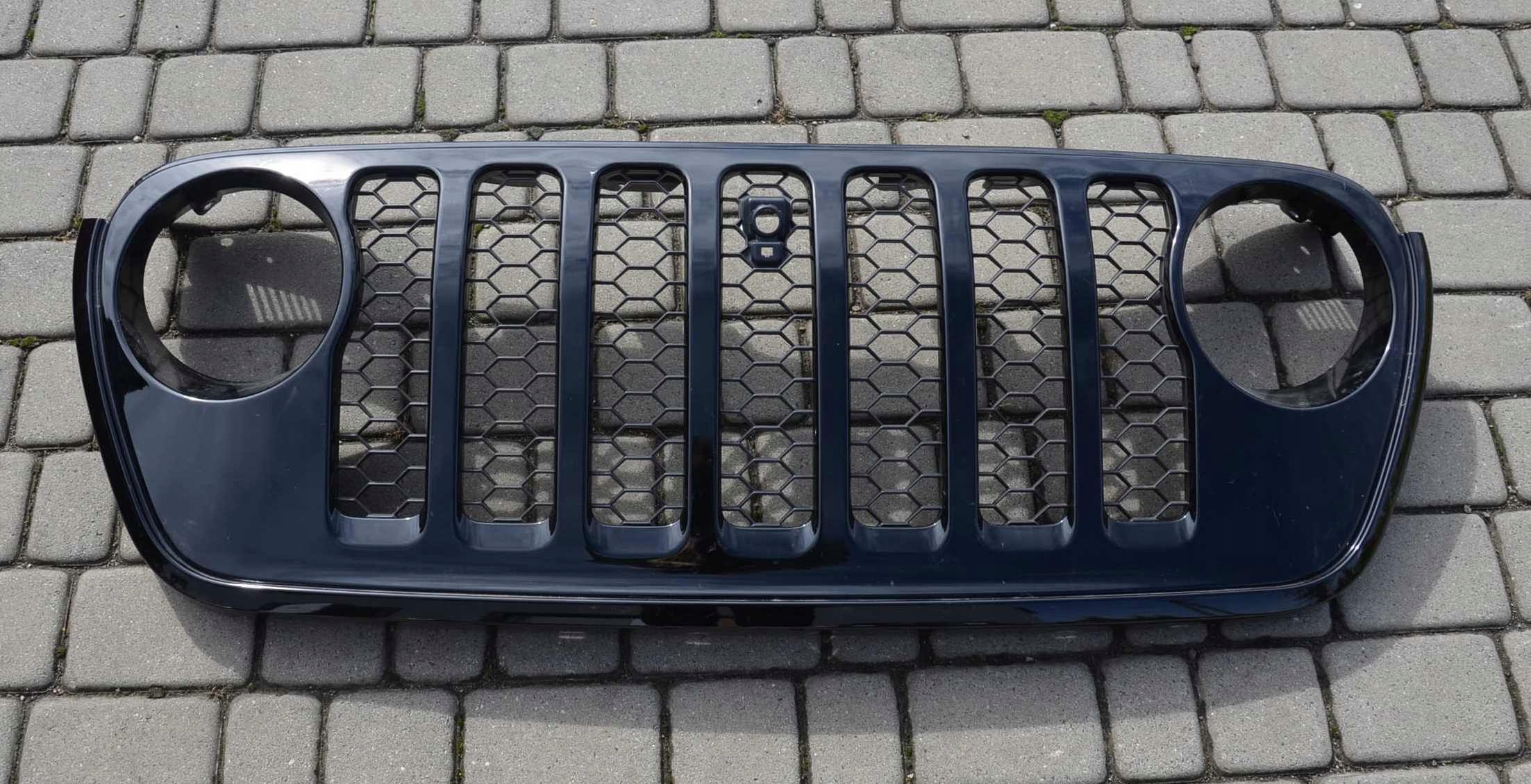 FABRYCZNY GRILL ATRAPA WRANGLER KAMERA JL JT 2018+