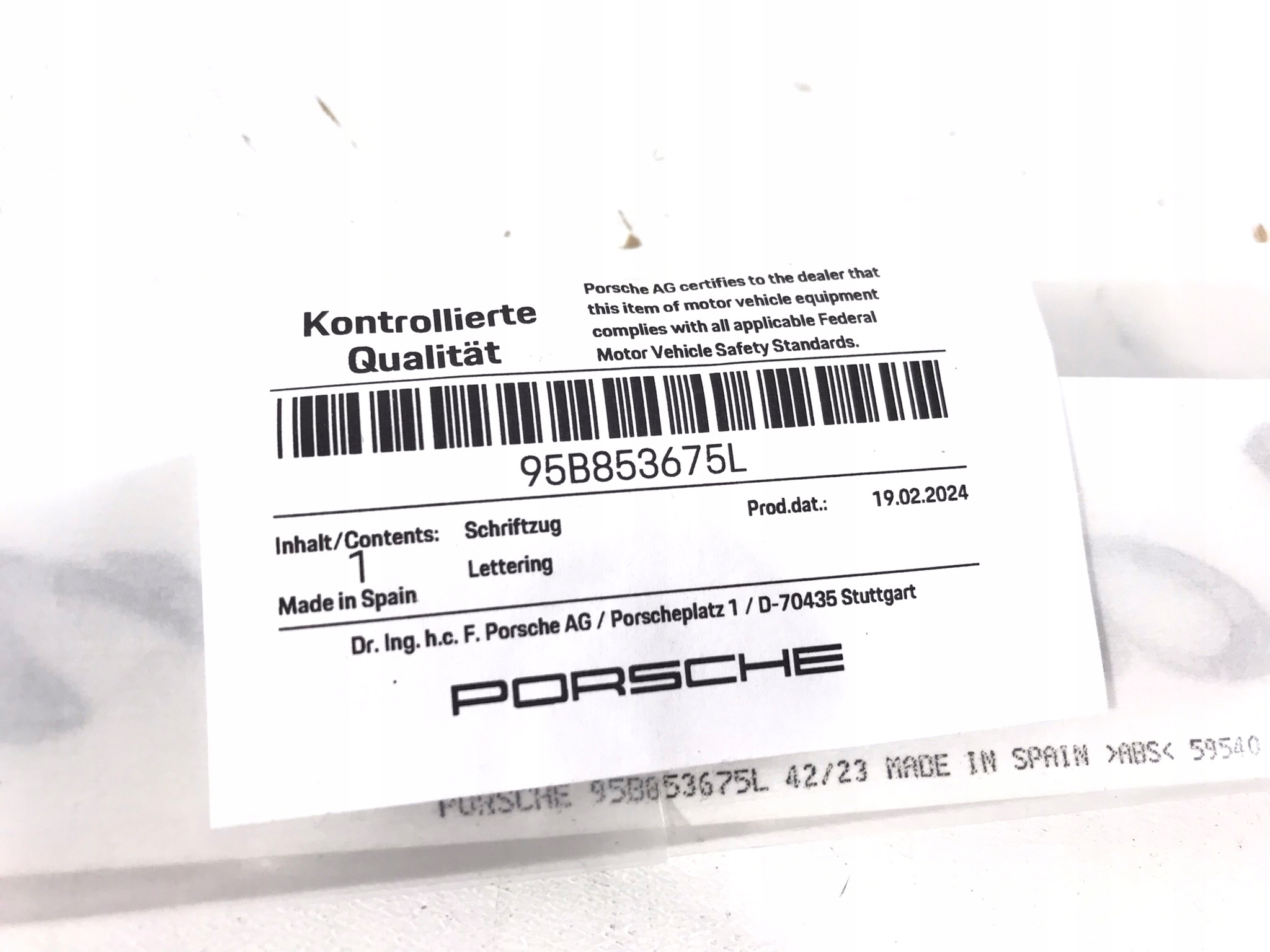 Napis Macan tył PORSCHE MACAN 95B853675L Numer katalogowy części 95B853675L