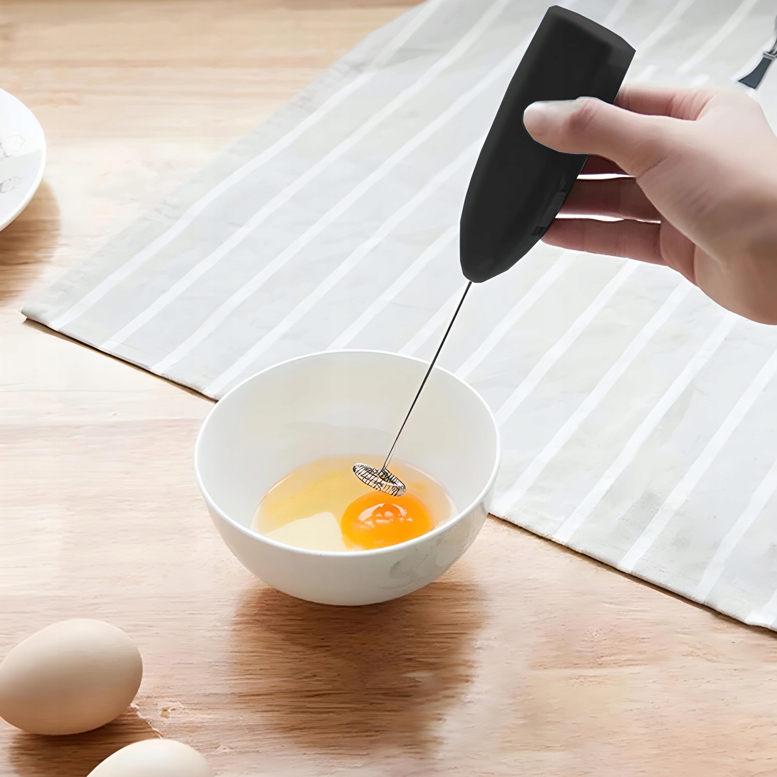 SPIENIACZ DO MLEKA KAWY MINI UBIJACZ MIKSER Waga produktu 0.12 kg