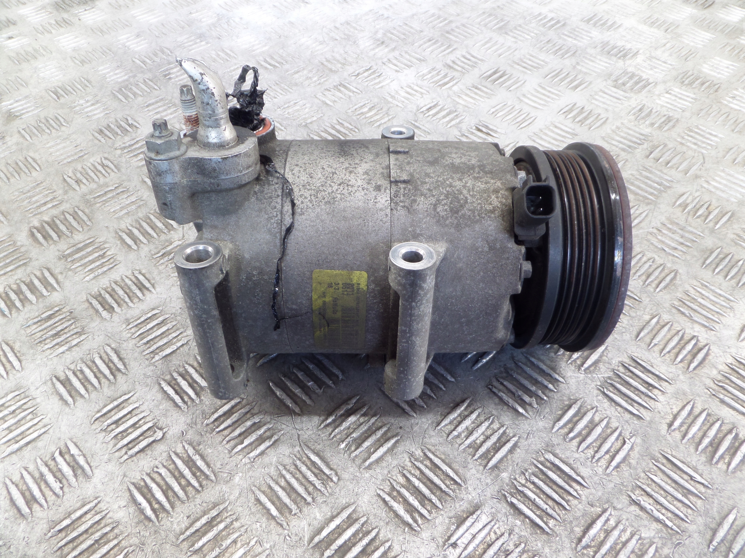 Ford OE AV61-19D629-CA Klimakompressor klimaanlage