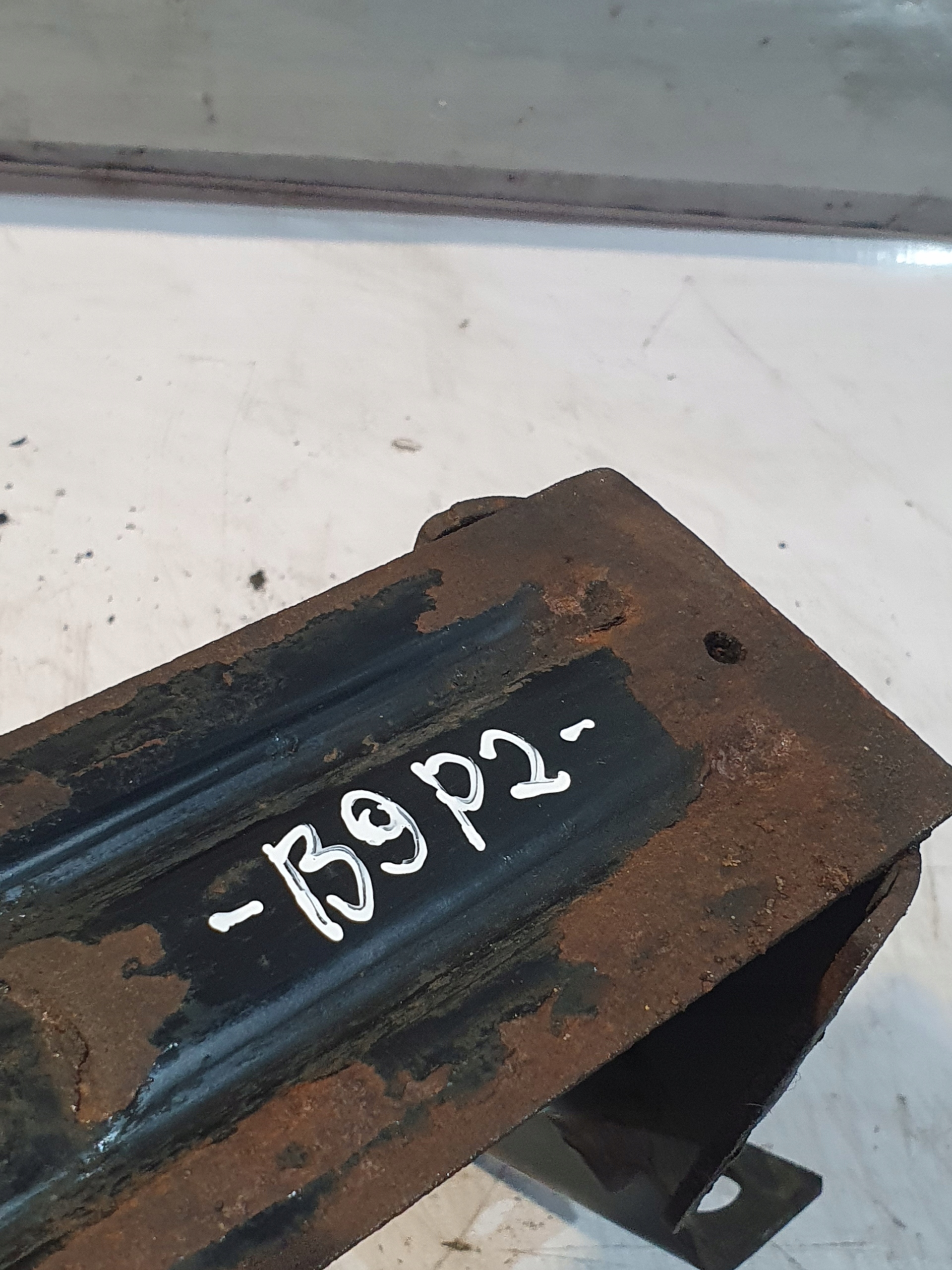 console holder front DODGE JOURNEY 2.0CRD 09r.