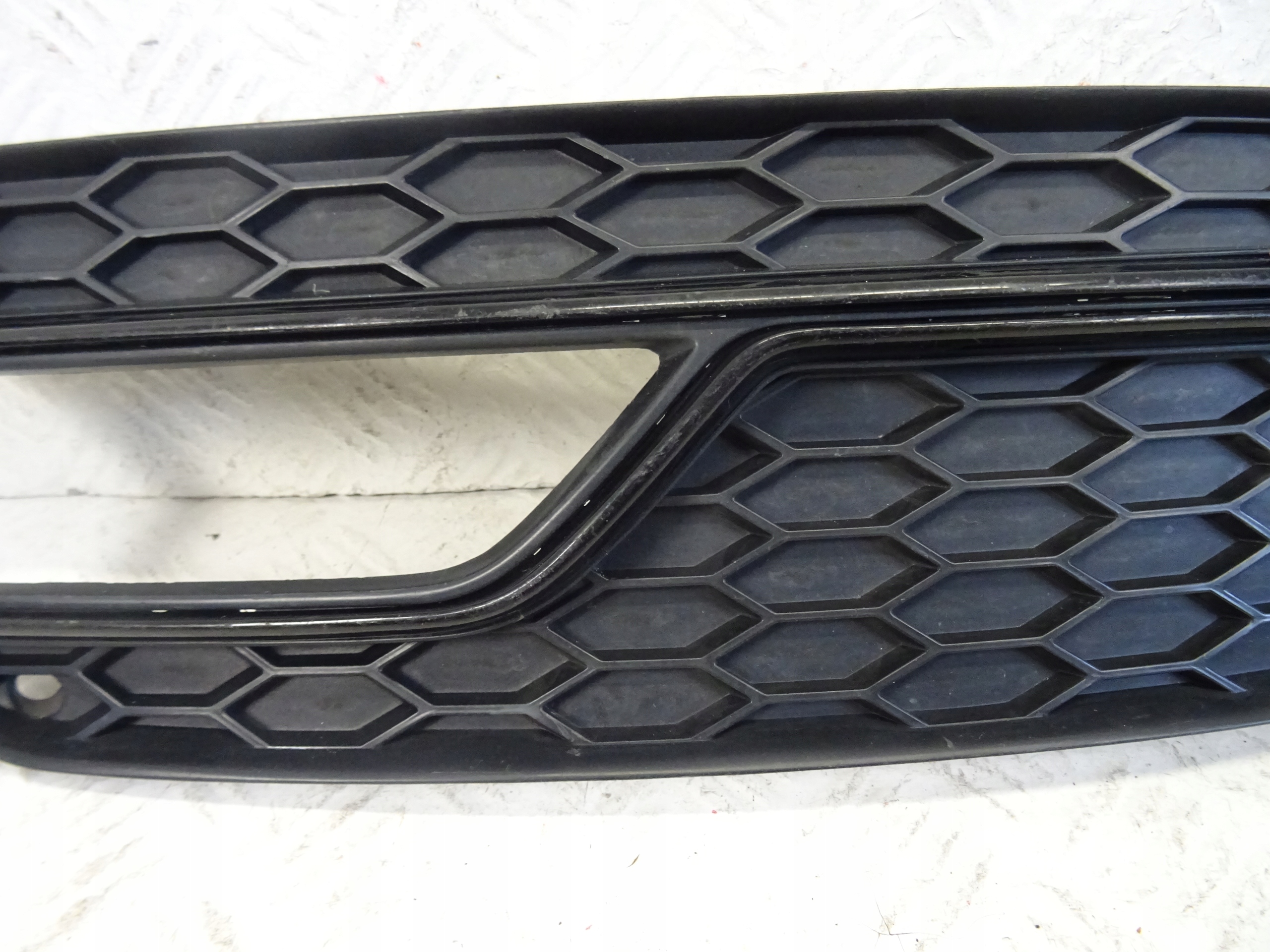 grid of a bumper front front left AUDI A5 8T S-LINE LIFT