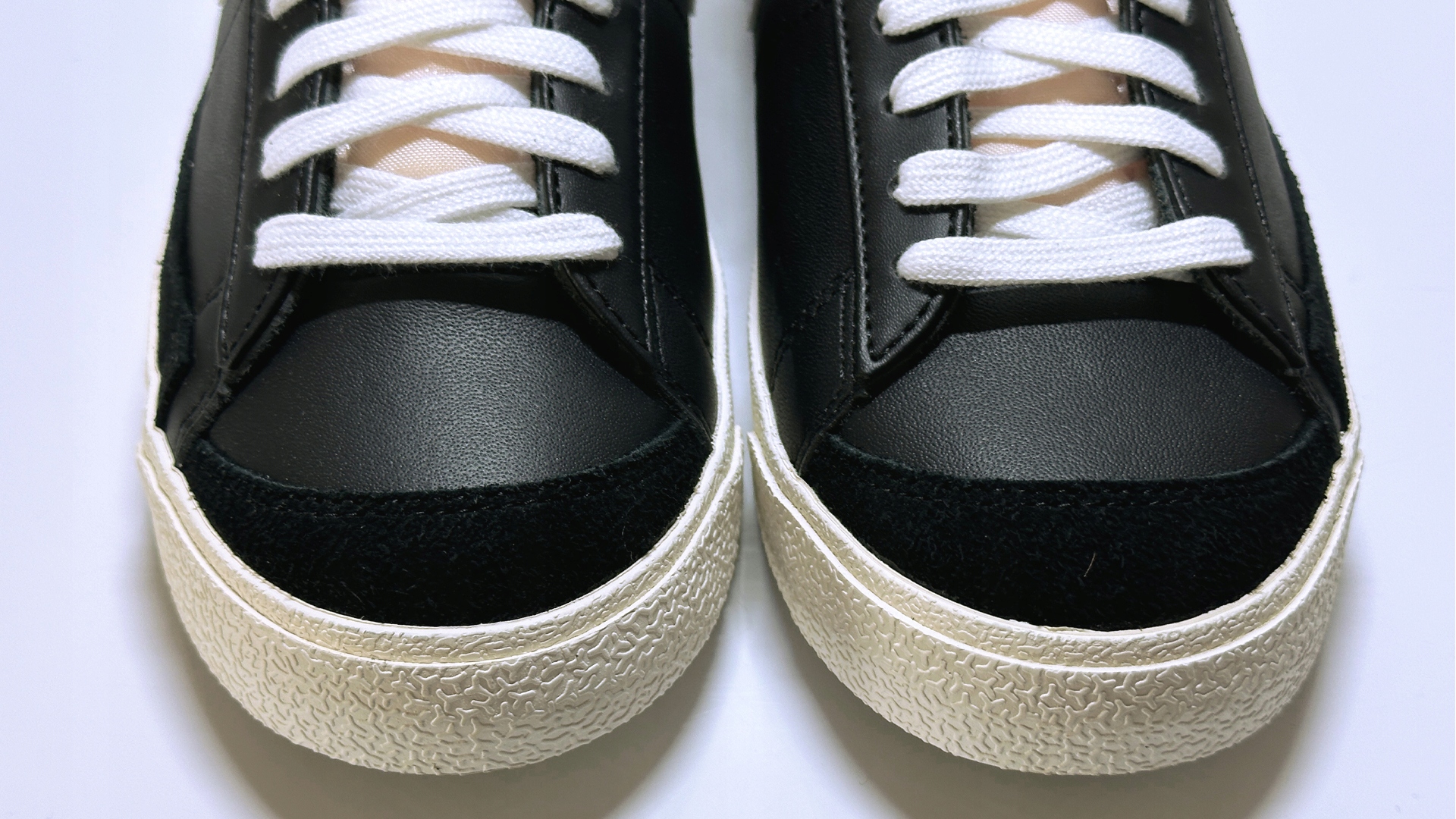 NIKE BLAZER LOW '77 VNTG DA6364 001 r. 42,5 Rozmiar 42,5