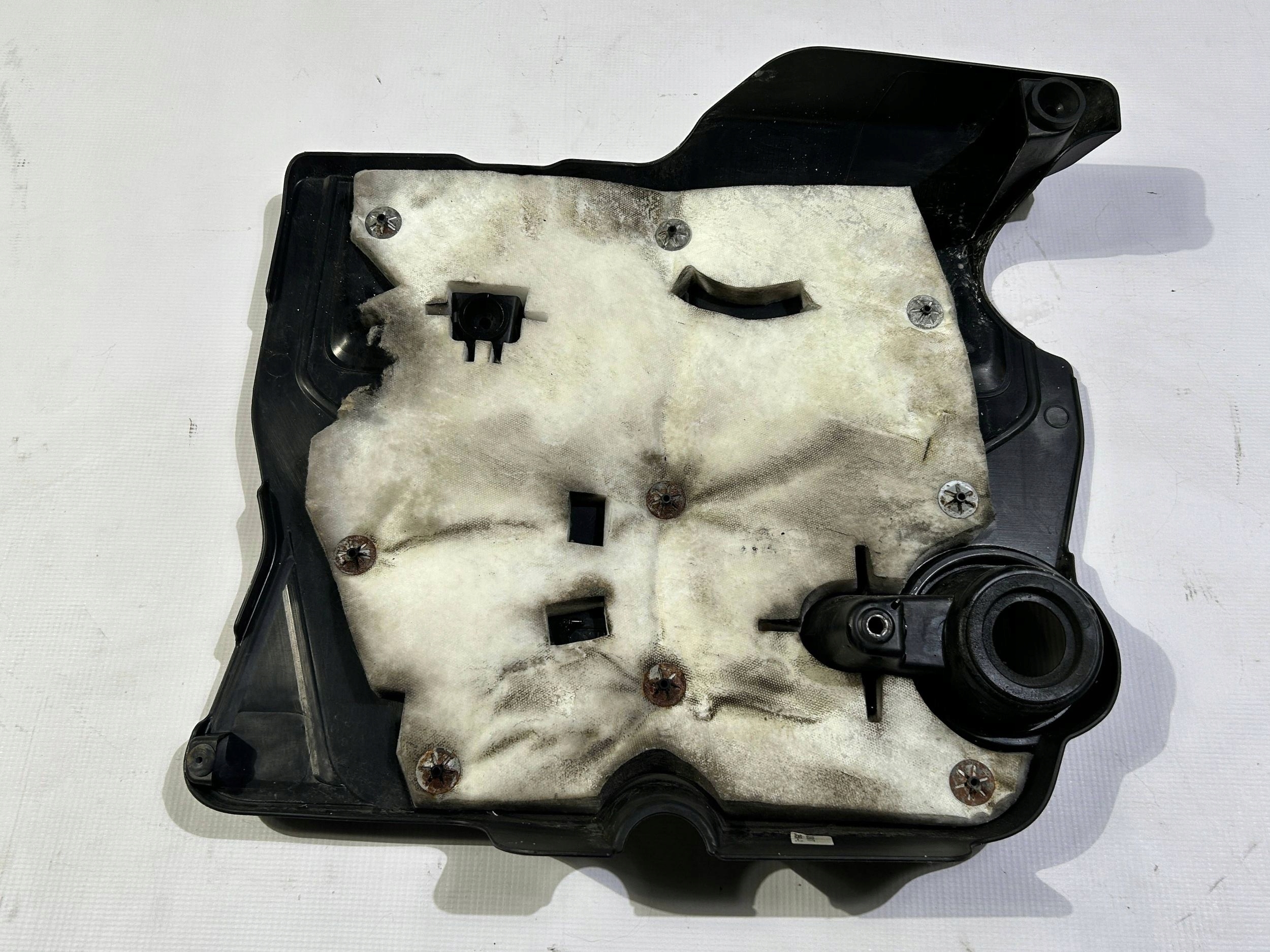 upper motor cover cover Lincoln Continental 2017r
