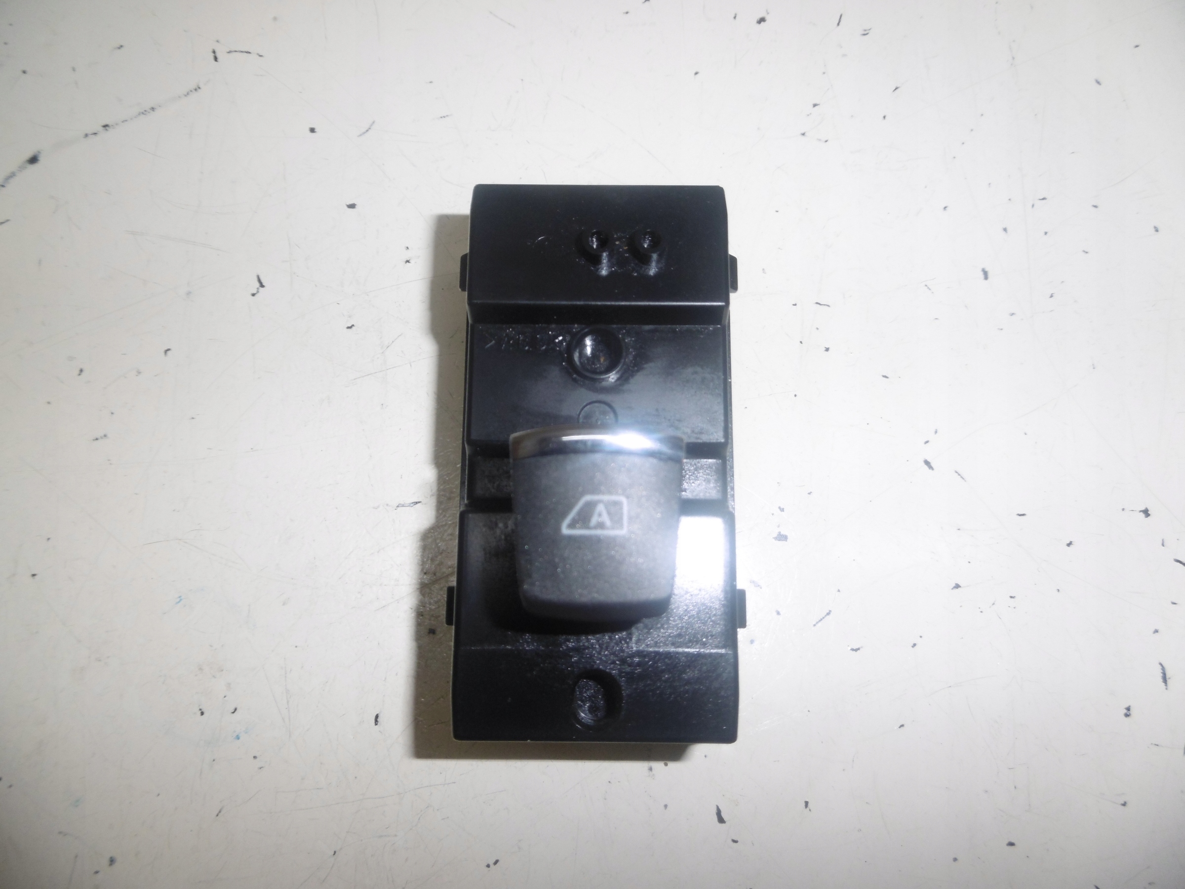 switch windows rear part rear INFINITI Q50