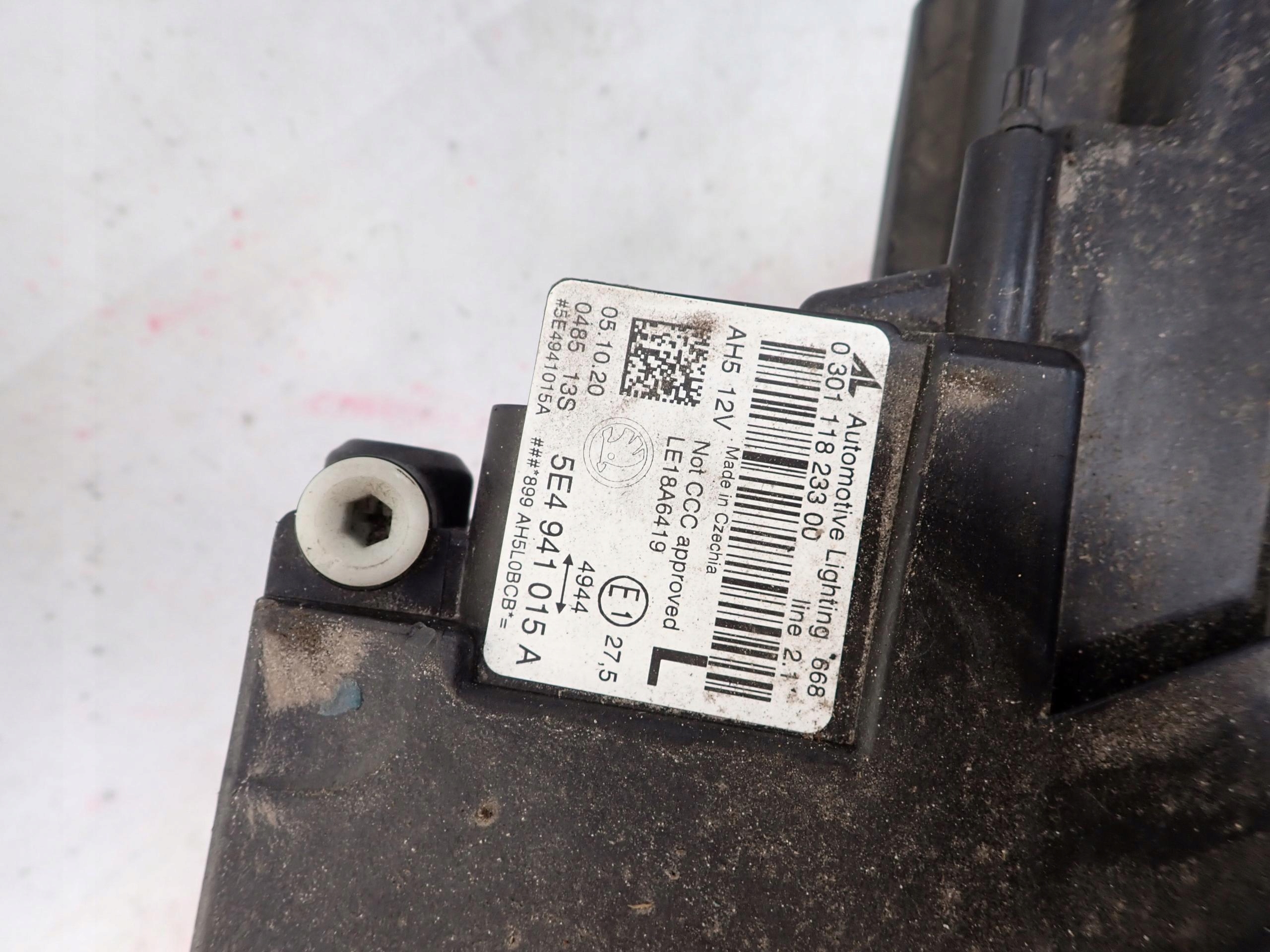 SKODA OCTAVIA IV 20- light left front front FULL LED 5E4941015