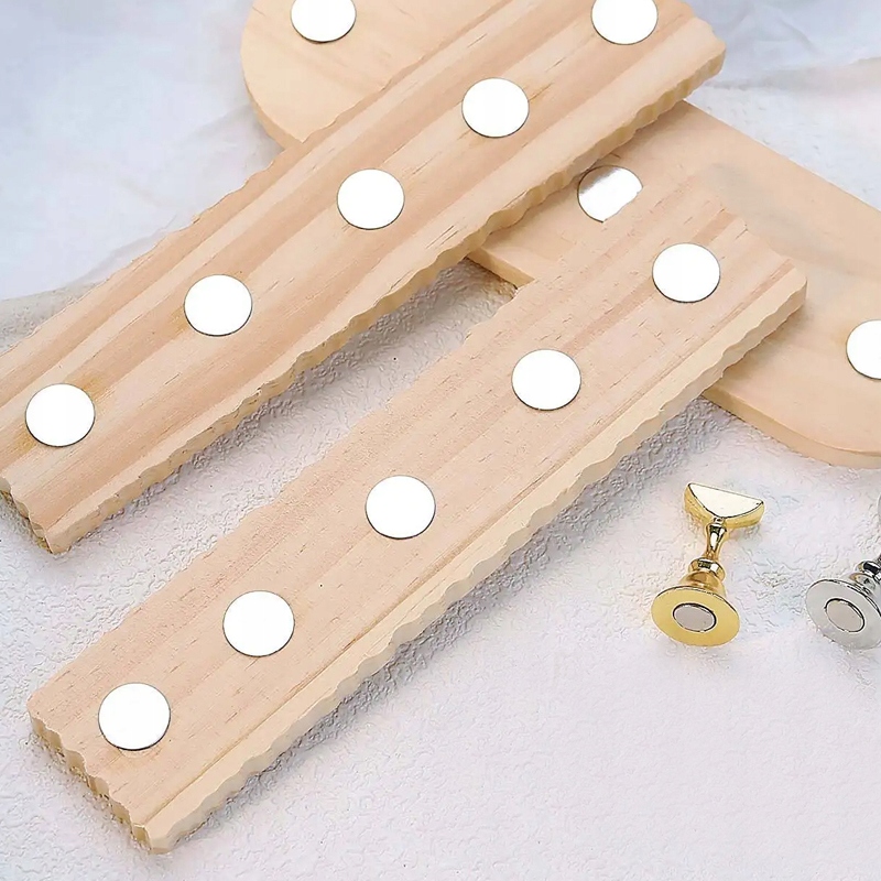 Drewniany Holder Do Paznokci Z Magnetycznymi Pionkami Ekspozytor Tipsów Rodzaj inny