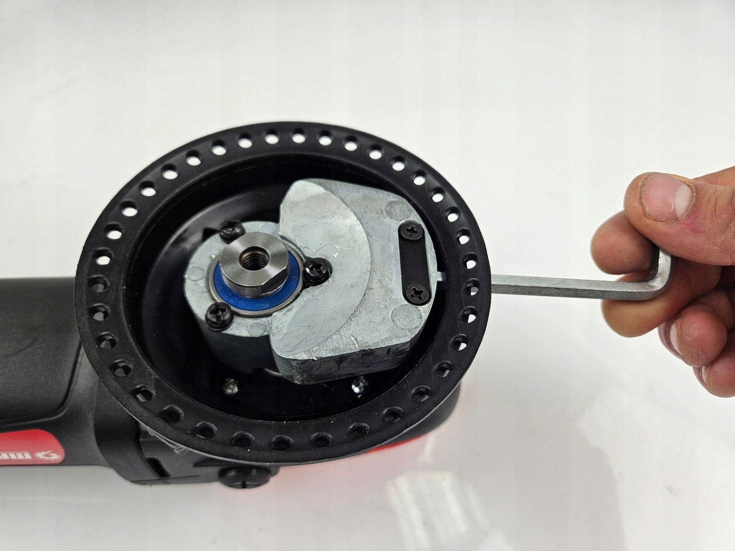 POLERKA SAMOCHODOWA szlifierka OSCYLACYJNA Z REGULACJĄ DUAL ACTION + GĄBKI Maksymalna prędkość obrotowa 5000 RPM