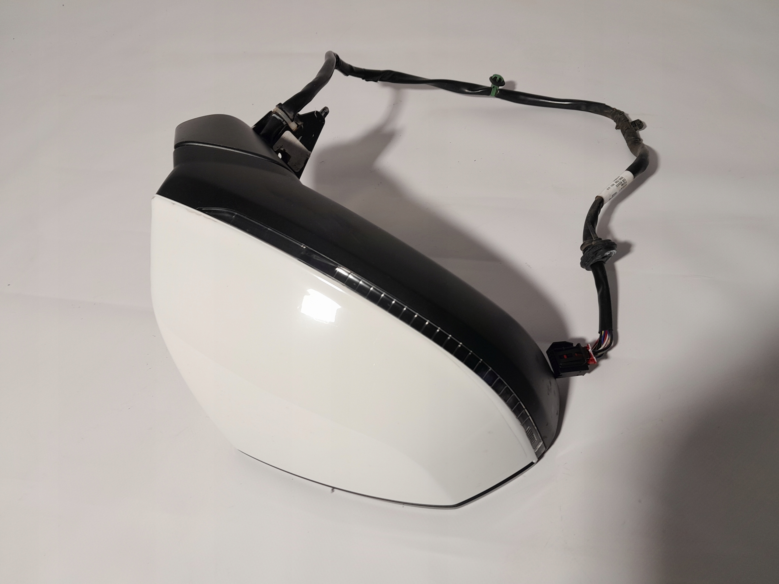 AUDI Q5 II 80A mirror right 14PIN LY9C