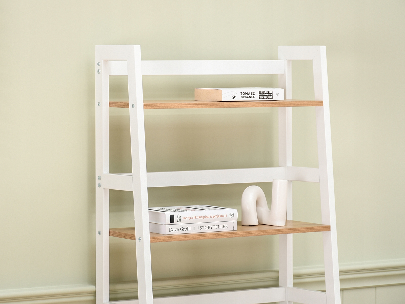 MOCNY STABILNY REGAŁ DRABINA TOWER BIAŁY Z PÓŁKAMI DAB SONOMA DO BIURA DOMU Kolor mebla biały dąb złoty
