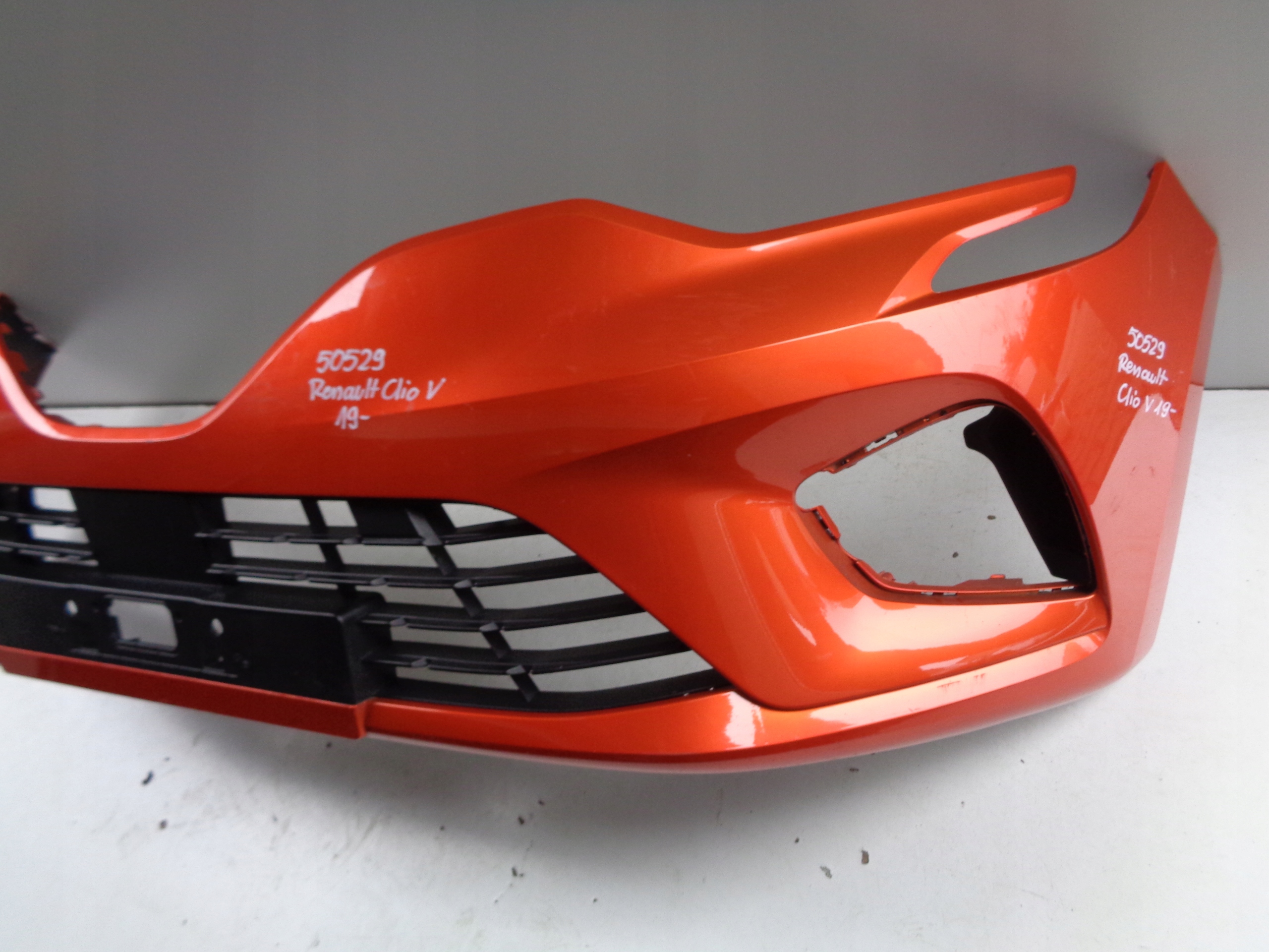 front bumper RENAULT CLIO V 19- NR 50529