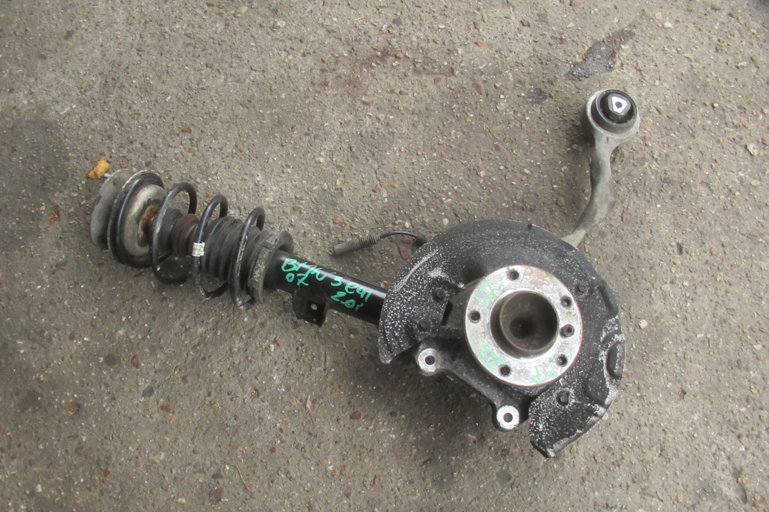 BMW E91 2.0 B 07R McPherson right front 6772918