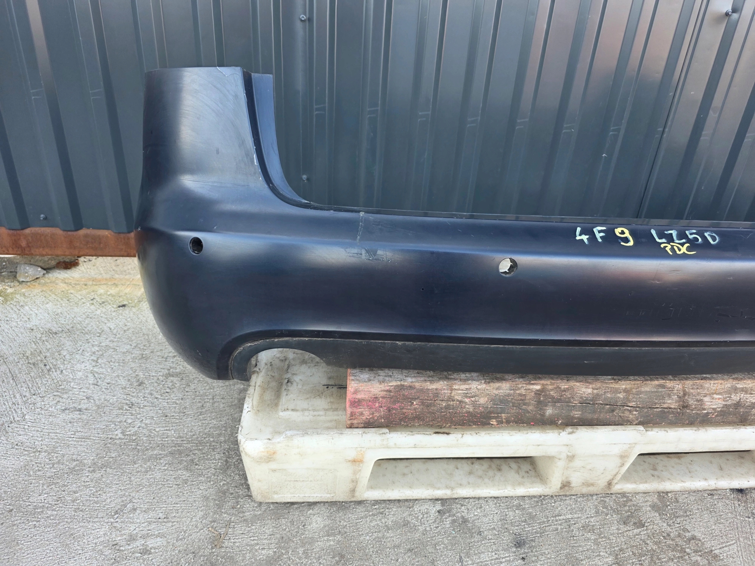 bumper rear part AUDI A6 C6 LZ5D AVANT / KOMBI PDC towing 2004-2008