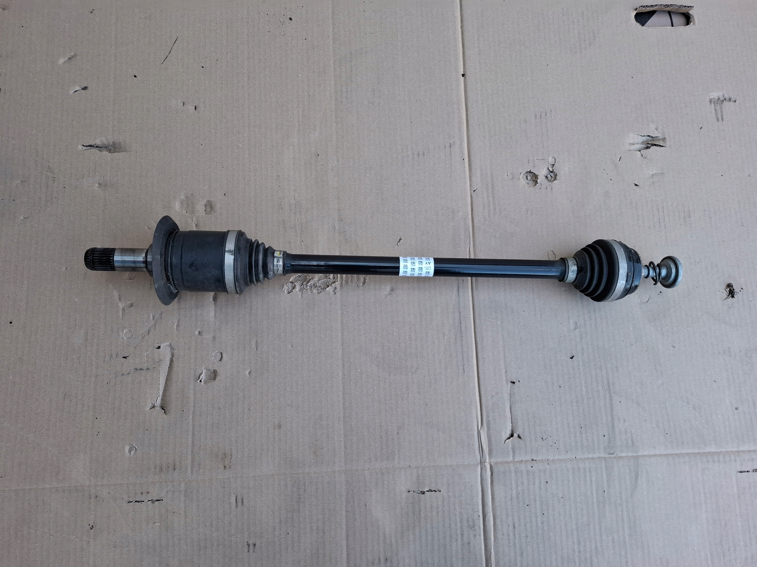 BMW G20 G21 G22 semi-axis rear left 8482603