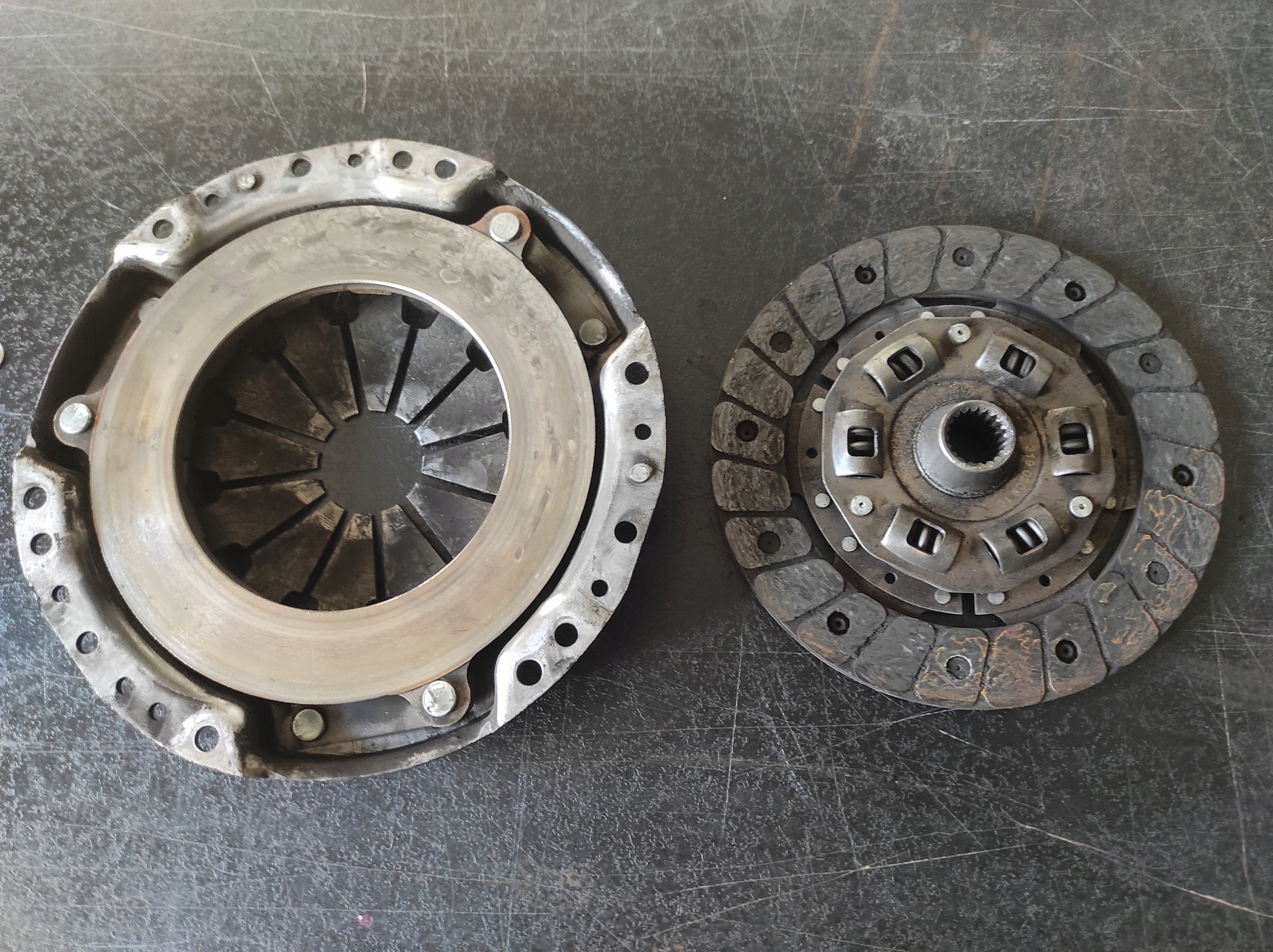 Сцепление диск прижимная Daihatsu Terios и 1.3 01-05