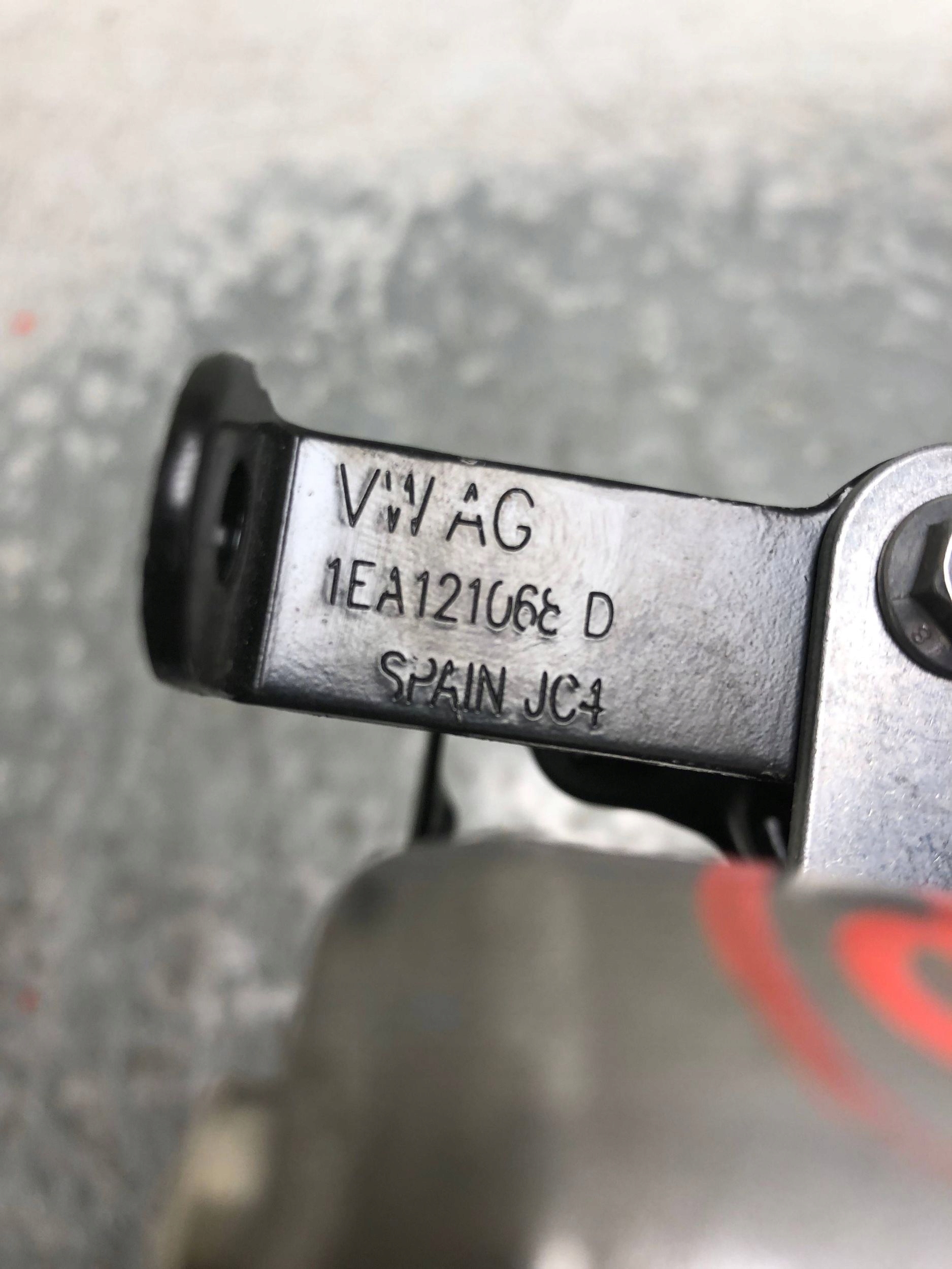 pumpa ventil cirkulacije vode VW ID4 ID.4 5Q0906457C 1EA121068D