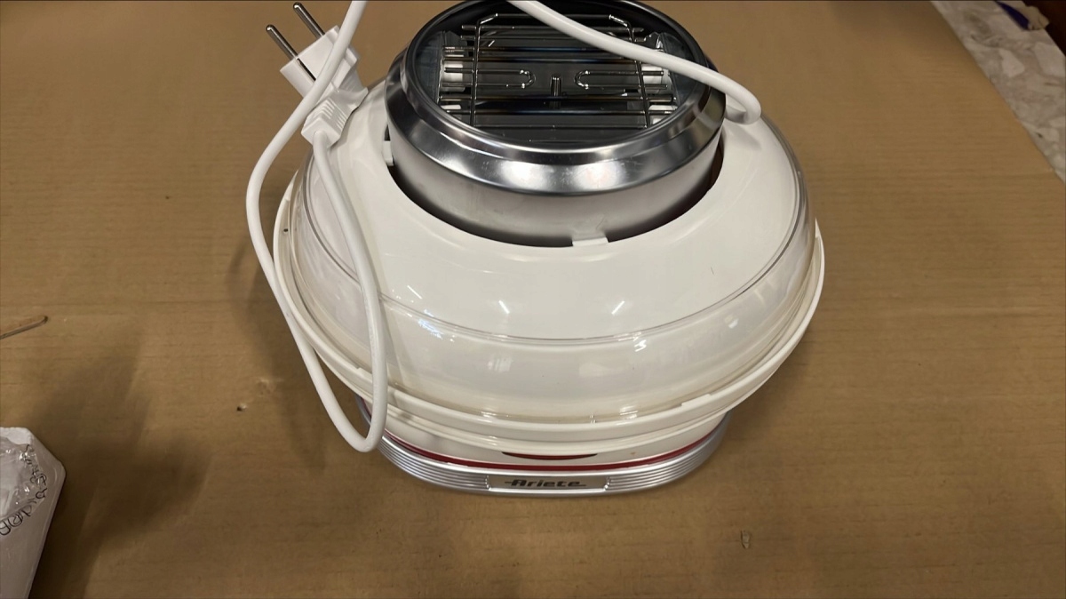 URZĄDZENIE DO WATY CUKROWEJ ARIETE 2973/00 OUTLET Model Cotton Candy