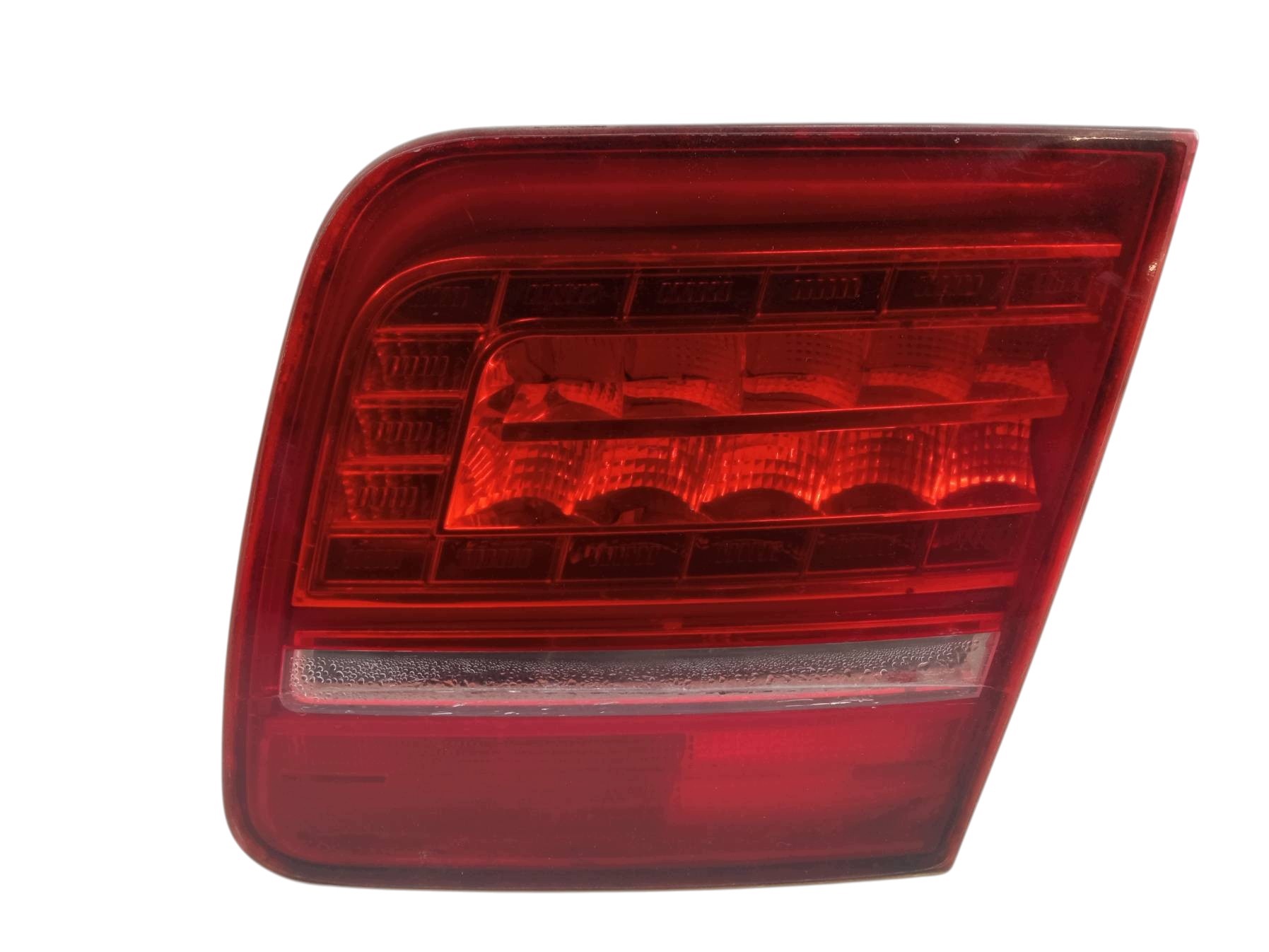 feu arrière du capot droit 4E0945094H Audi A8 II (2002-2010) D3