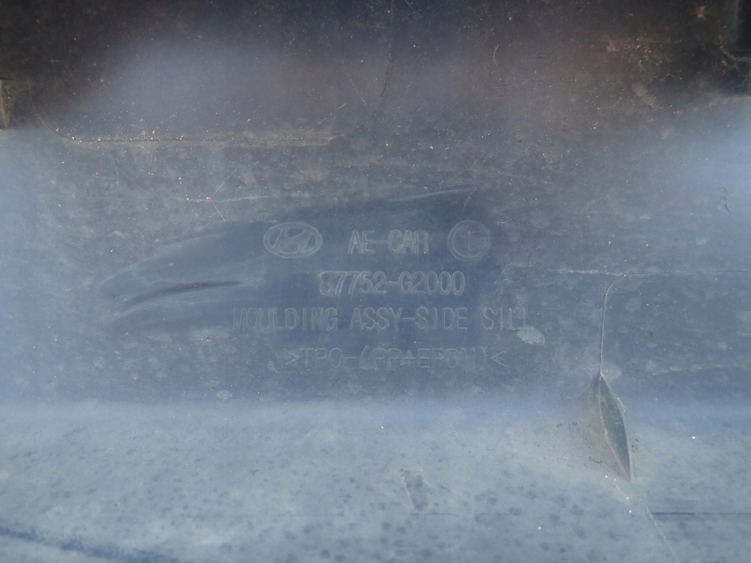 HYUNDAI IONIQ 16- threshold right moulding threshold right