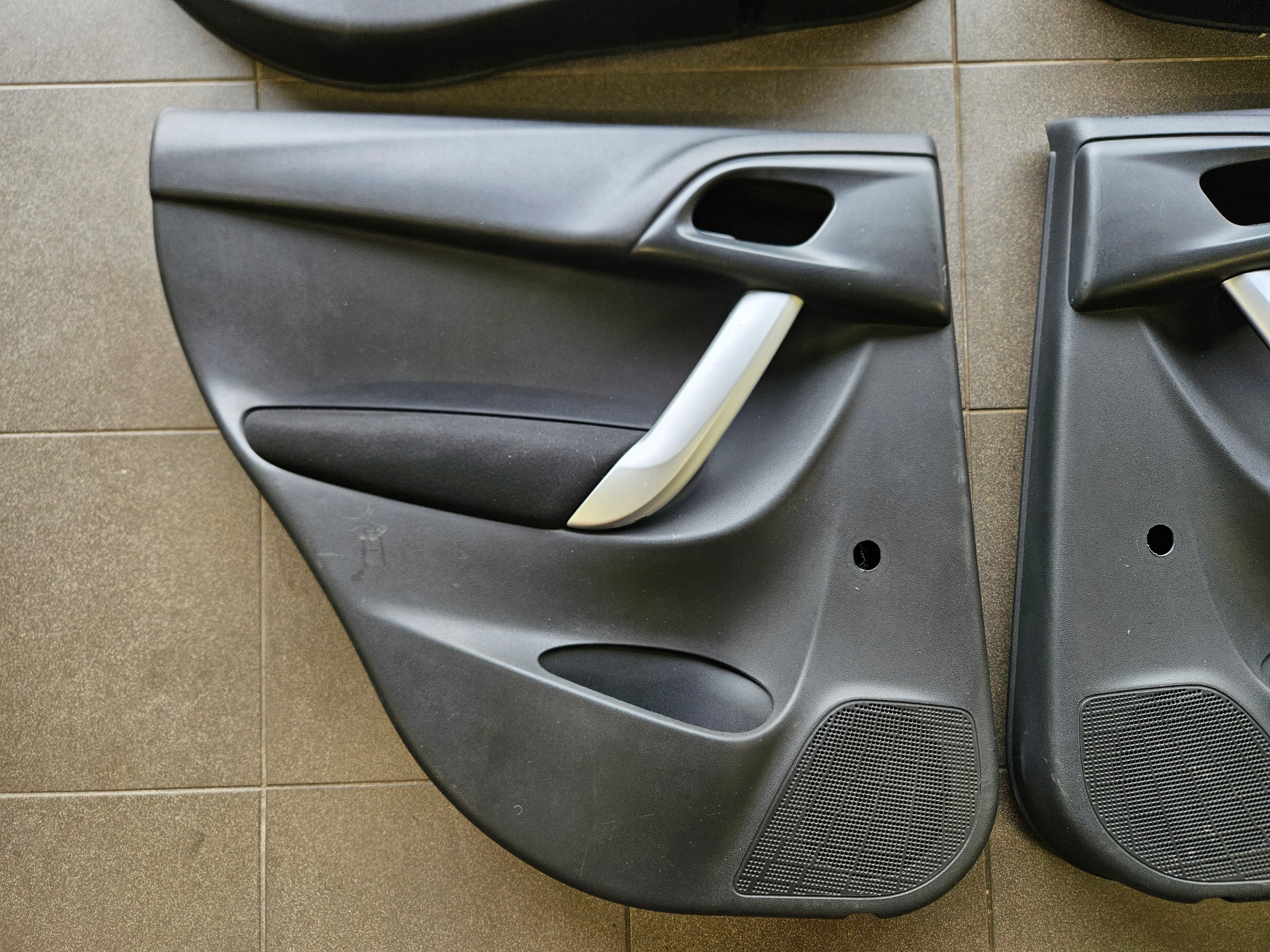 upholstery side for door CITROEN C3 II 2010
