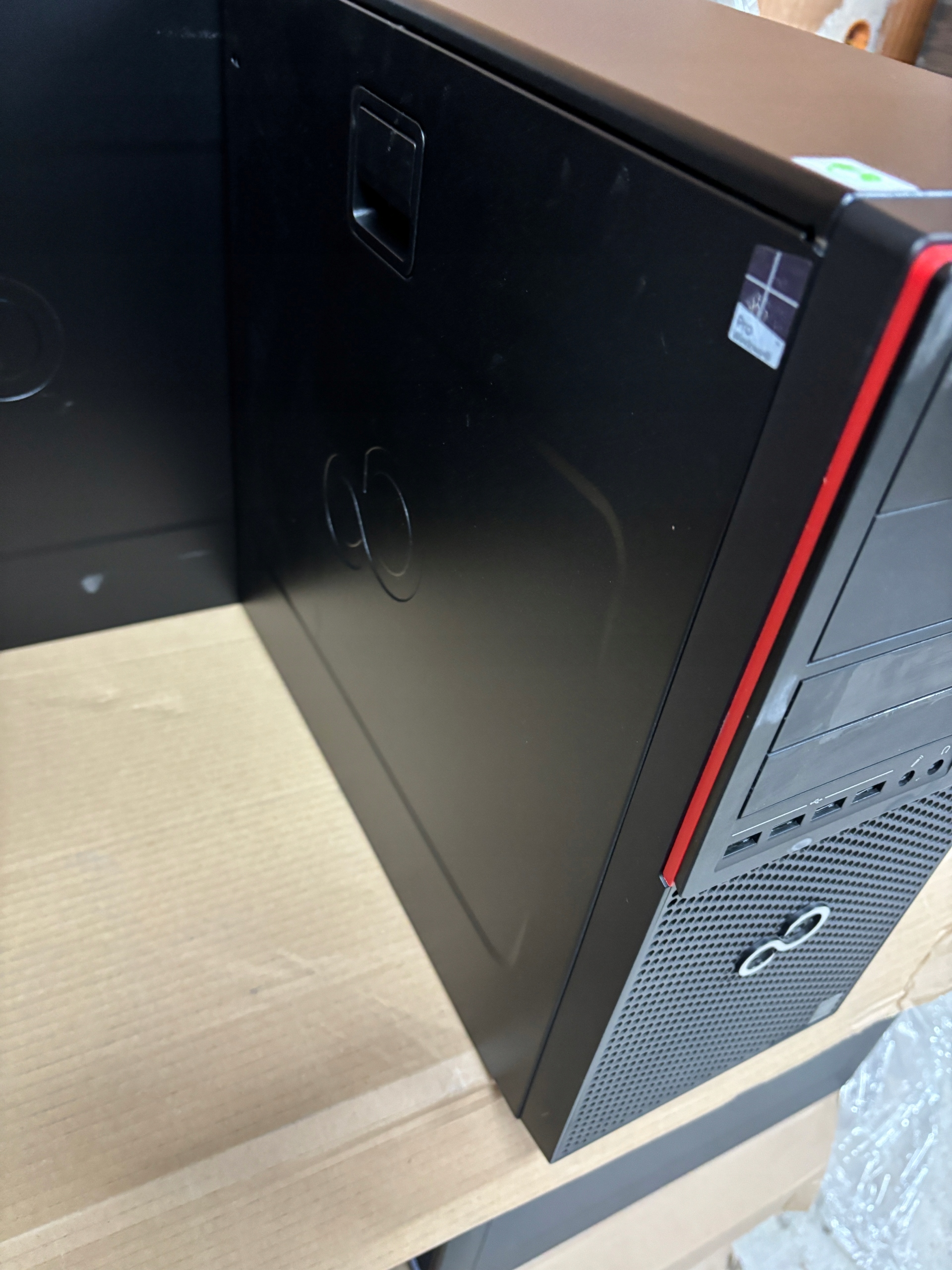 KOMPUTER FUJITSU i3-4130 / BRAK RAM / BRAK SSD / SPRAWNY Producent karty graficznej Intel