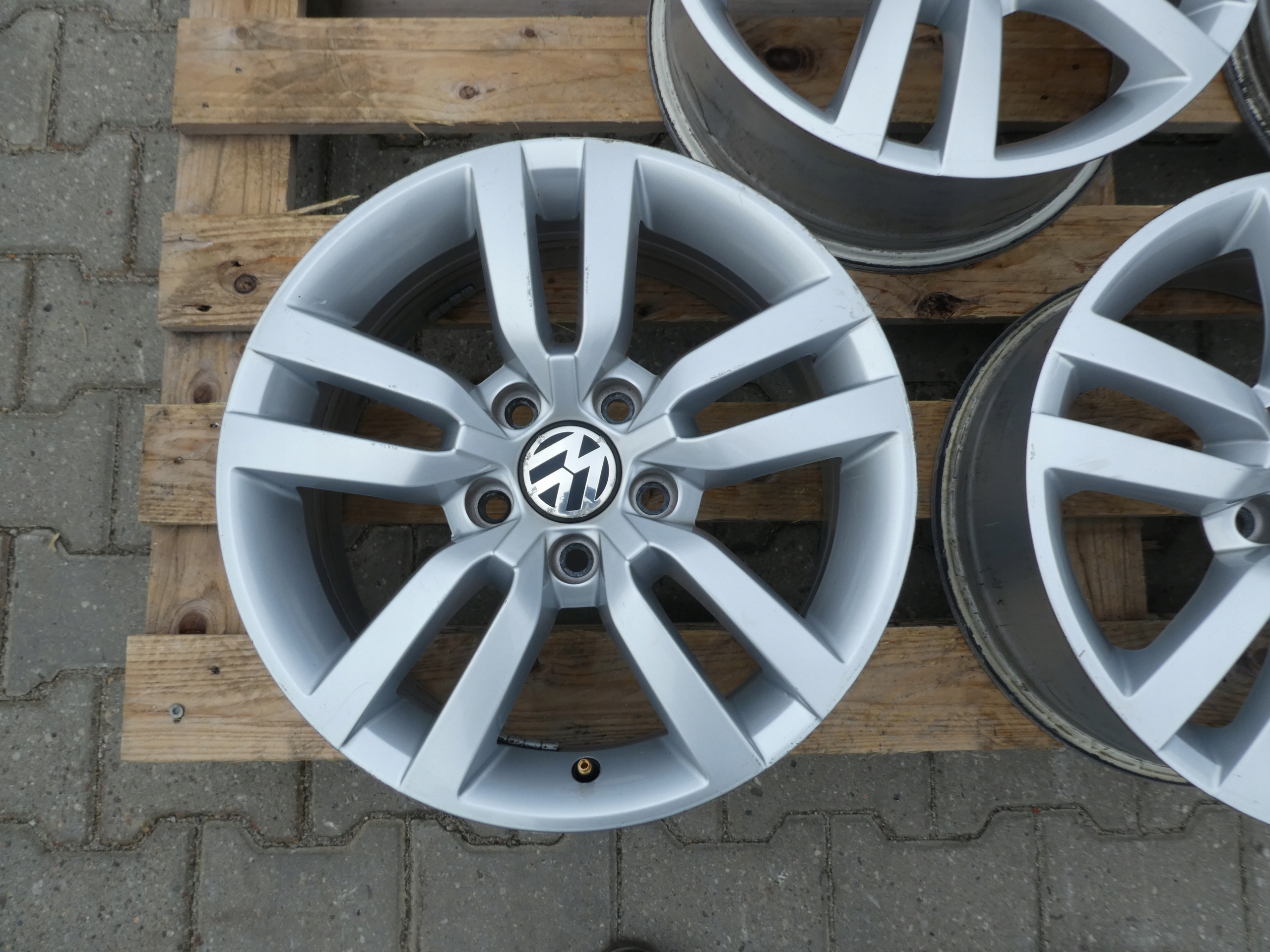 4X discs aluminium disc 5N0601025R VW 5X112