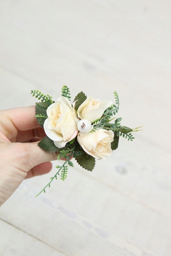 Przypinka butonierka róża KREM RÓŻ rodzice ślub Kolor dominujący biały