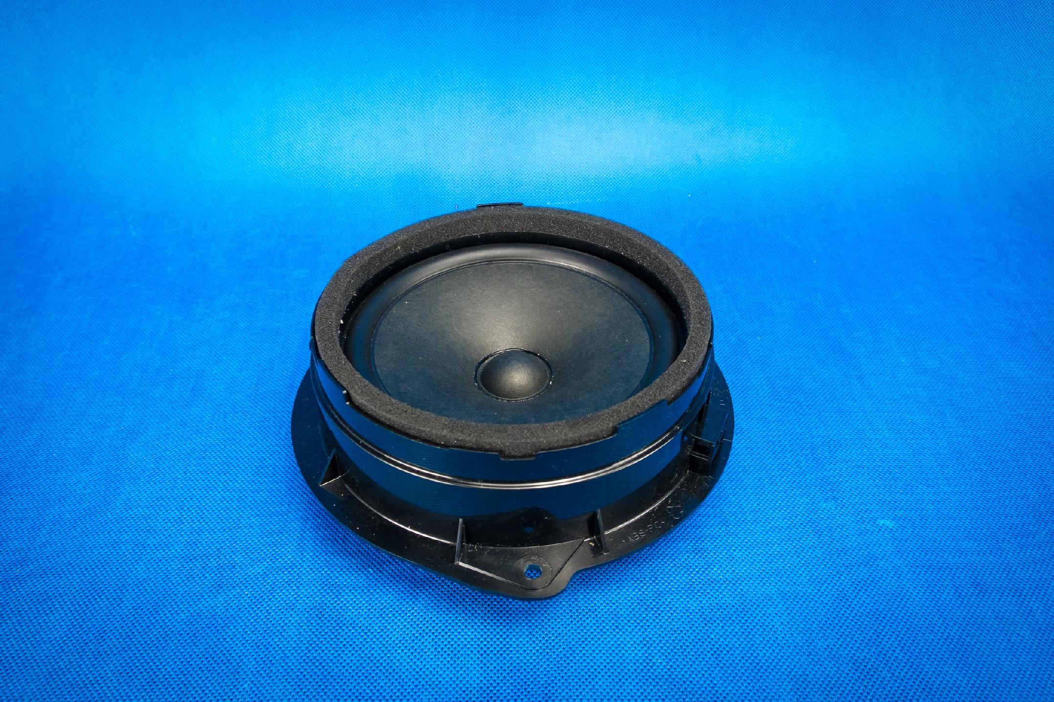 speaker niskotonowy rear part Audi A3 S3 8V 8V4035411B