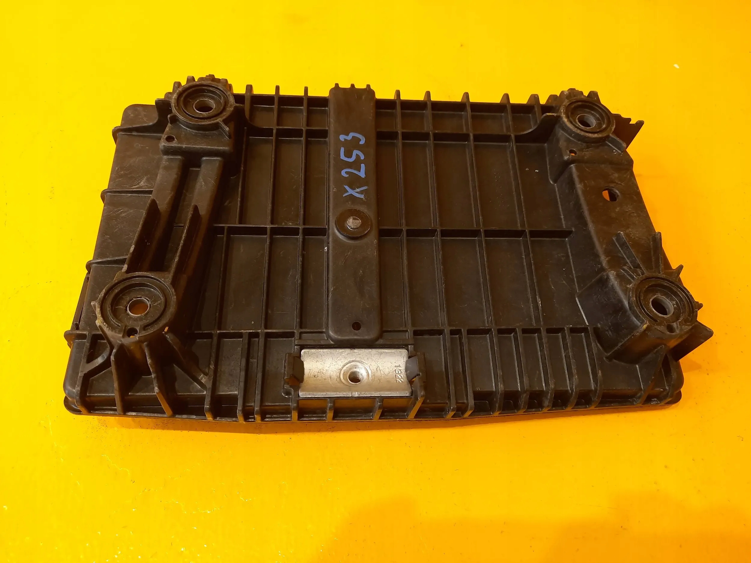 Mercedes-Benz GLC W253 PODSTAWA AKUMULATORA A2055463900 Producent części Mercedes-Benz OE