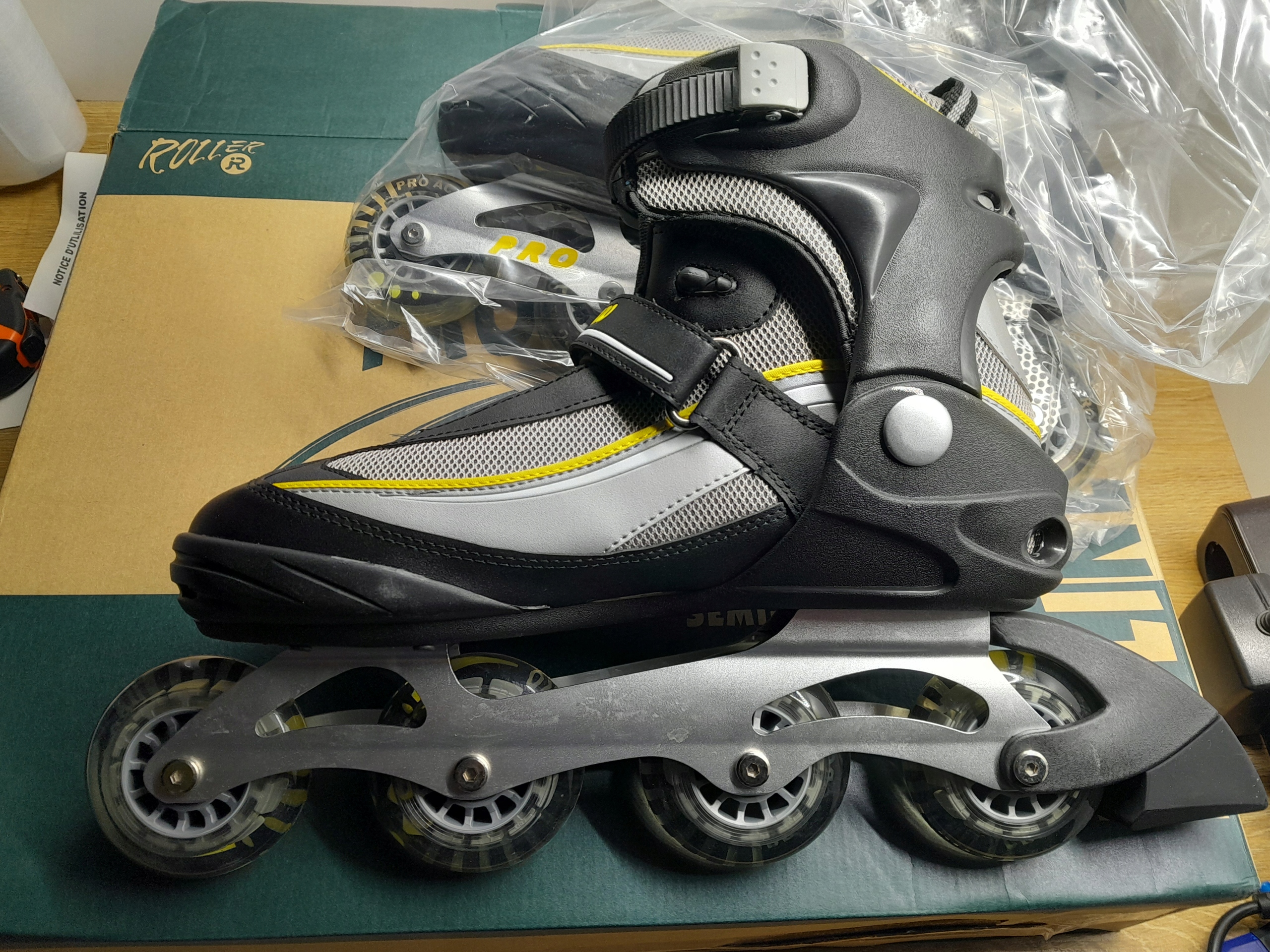 Kolečkové Brusle pro acro velikost 45 abec-5 šedožluté, délka vložky 29,5 cm