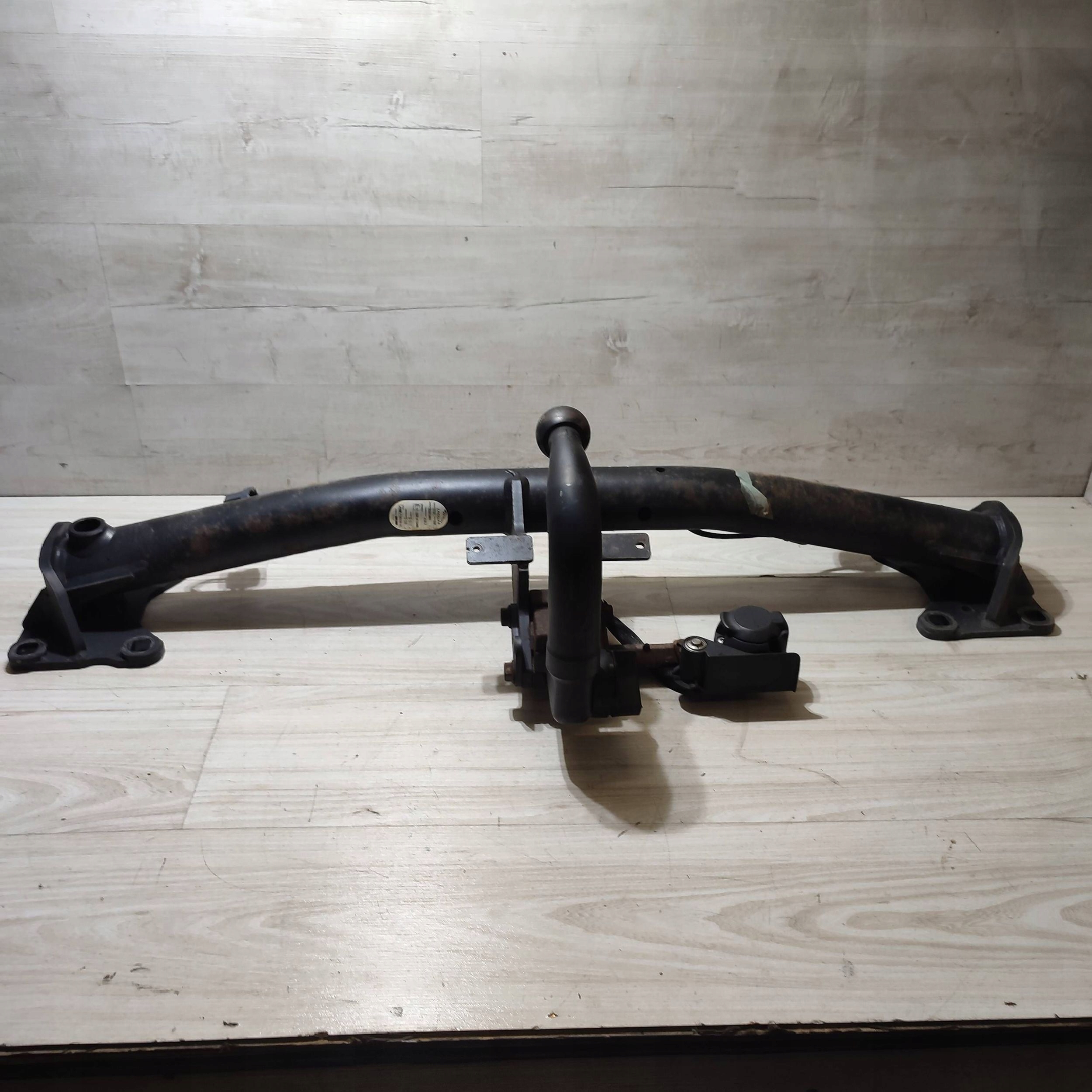 tow Jaguar F-Pace JK8MF19D520AA