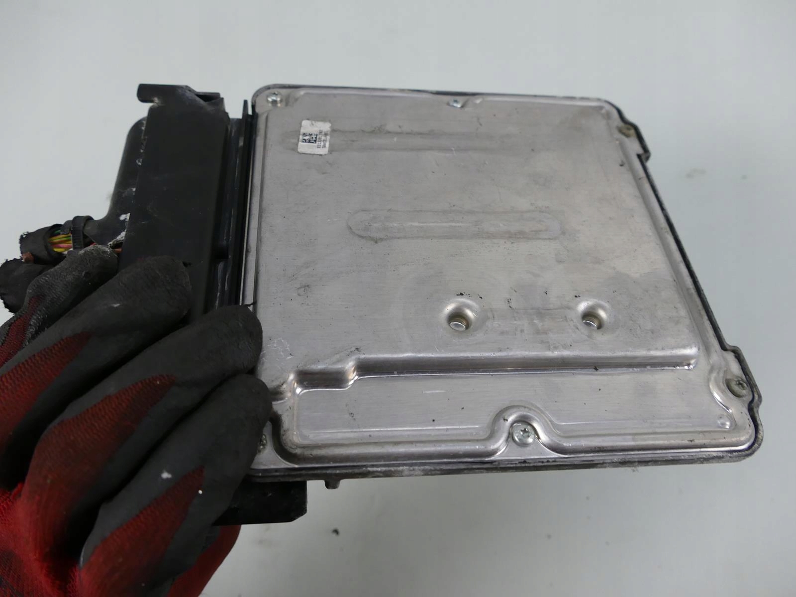 AUDI A8 D3 3.0 TDI control unit connecting spoiler of the engine module 4E0910402E 0281012705