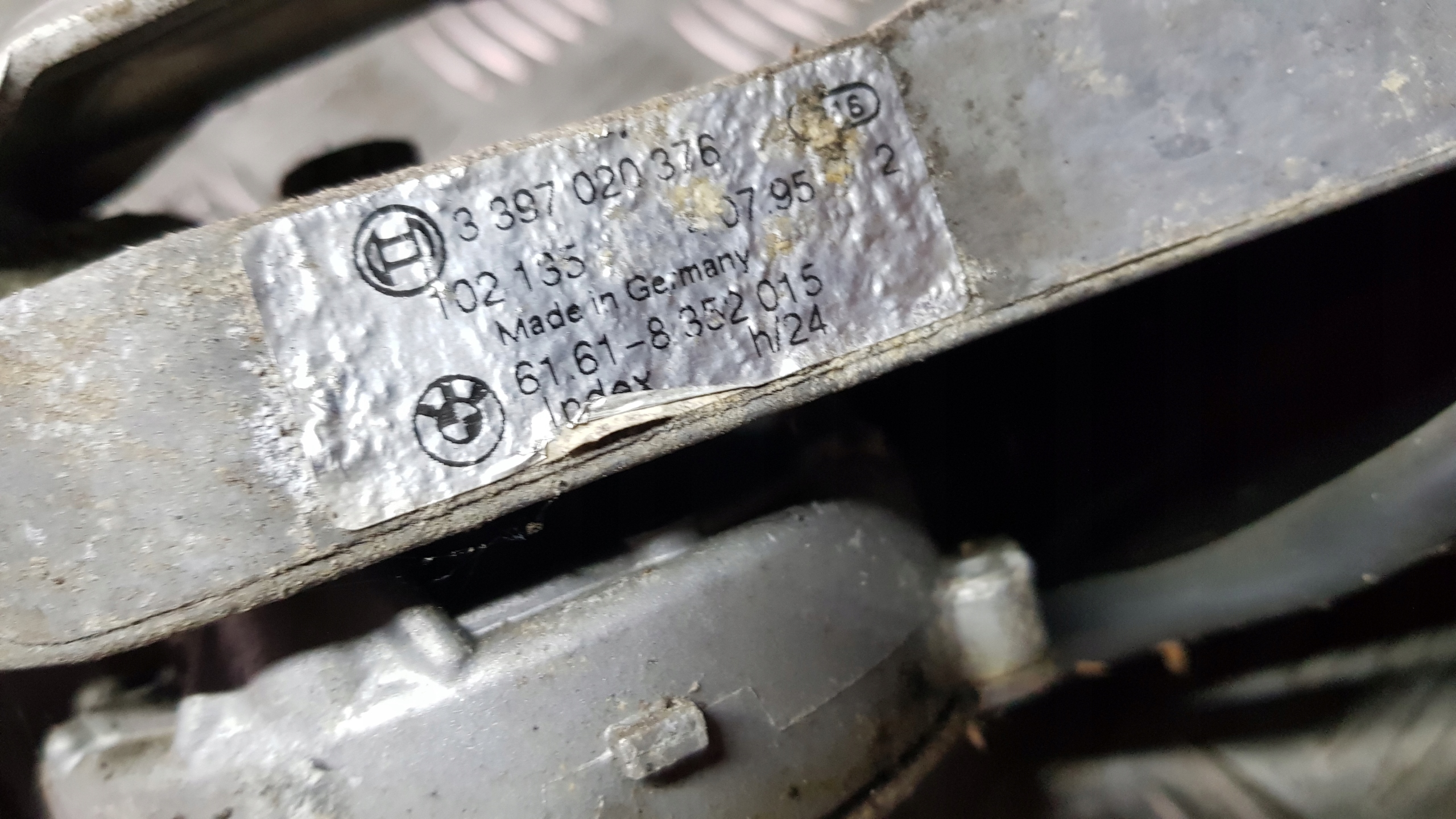 BMW E38 7 Wischergestänge vorne