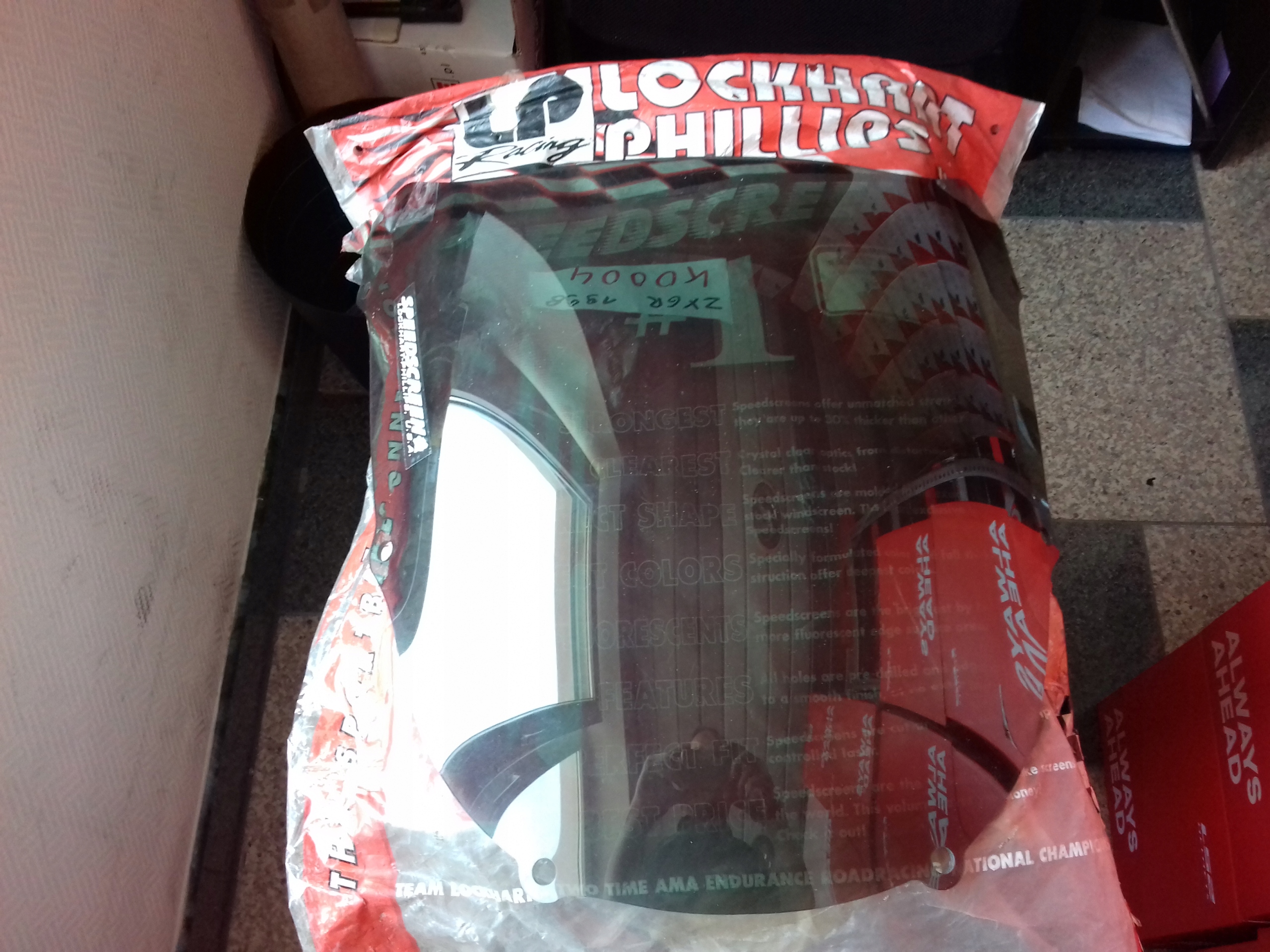 K0004 - Лобове скло мотоцикла Kawasaki ZX6R 98