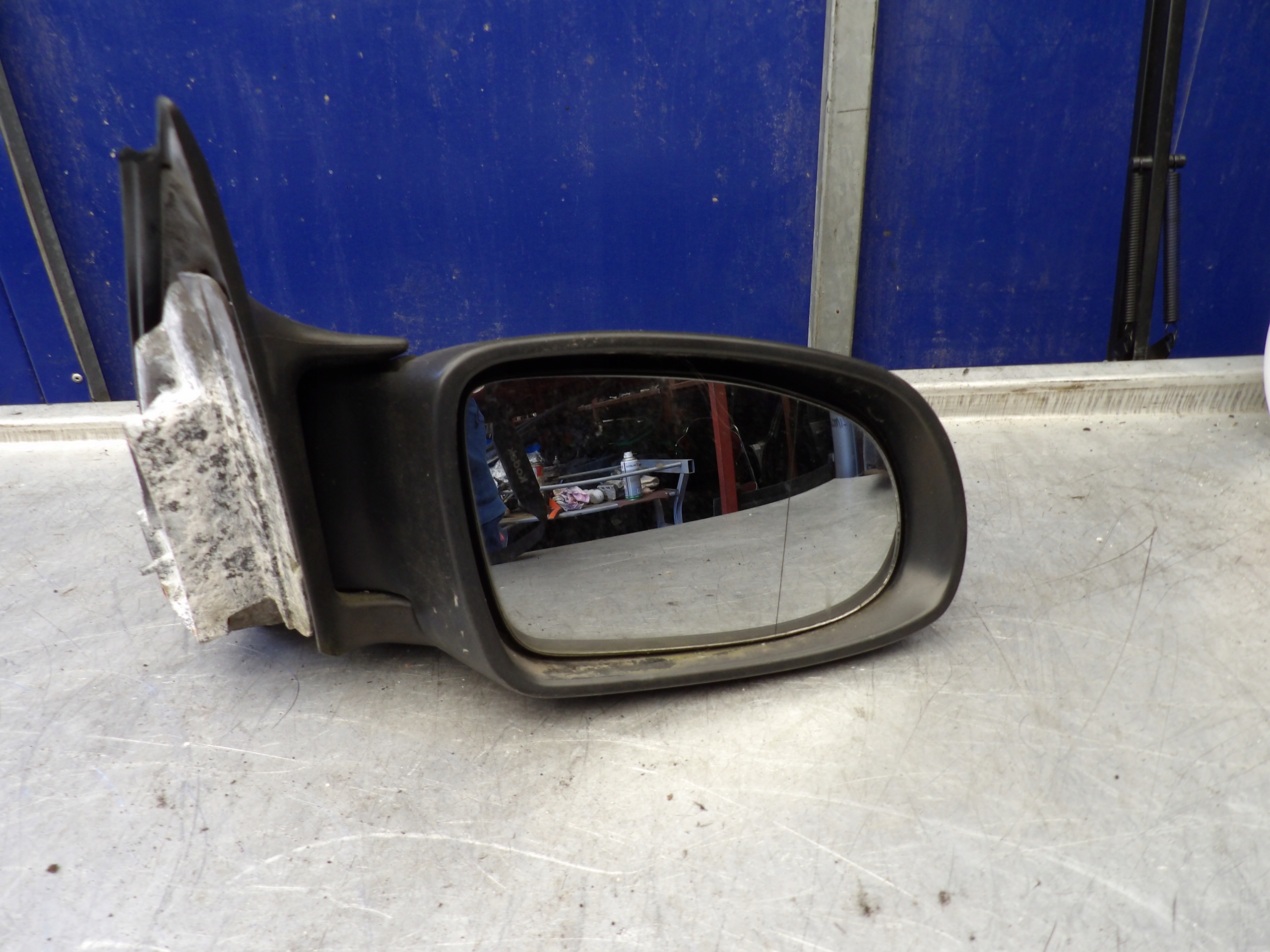 mirror right Opel Omega B Z147