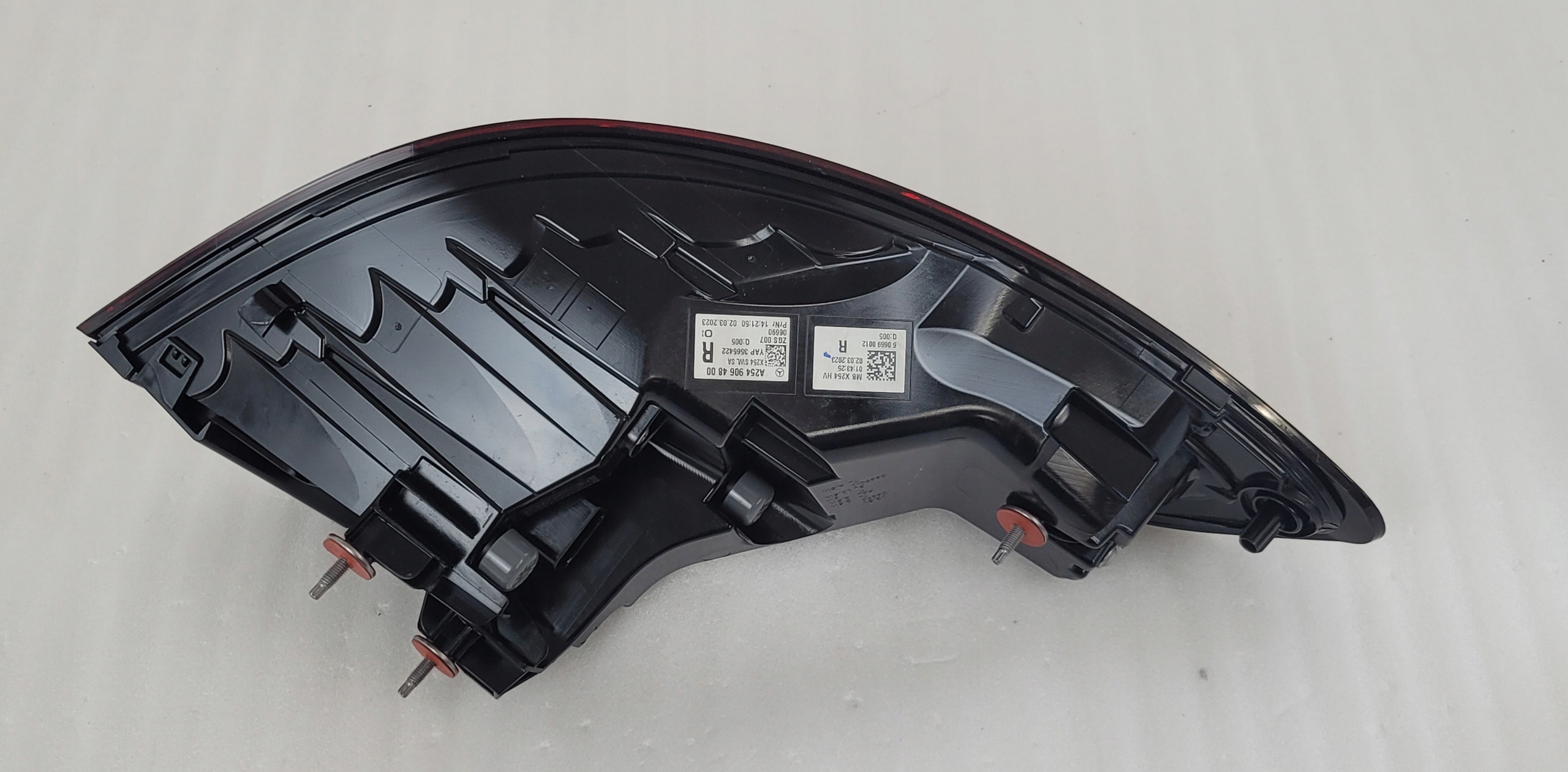 фонарь правый led MERCEDES X254 II 2022- A2549064800