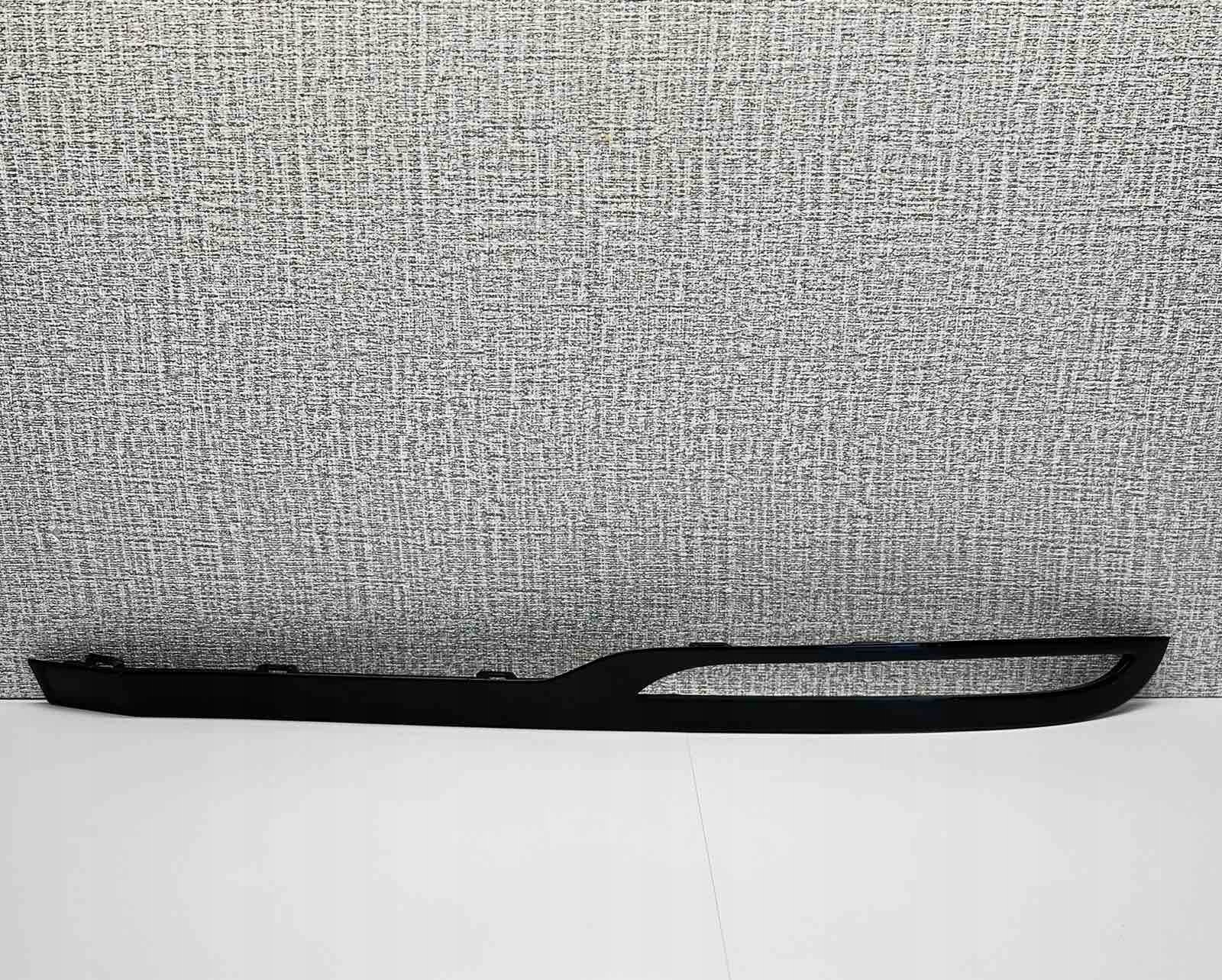 RANGE ROVER VELAR 2017- moulding bumper left rear part J8A2-17D753-BA