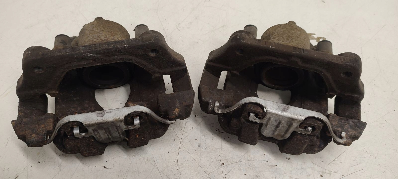 caliper front front right left BMW E90 E91 LIFT 2,0D