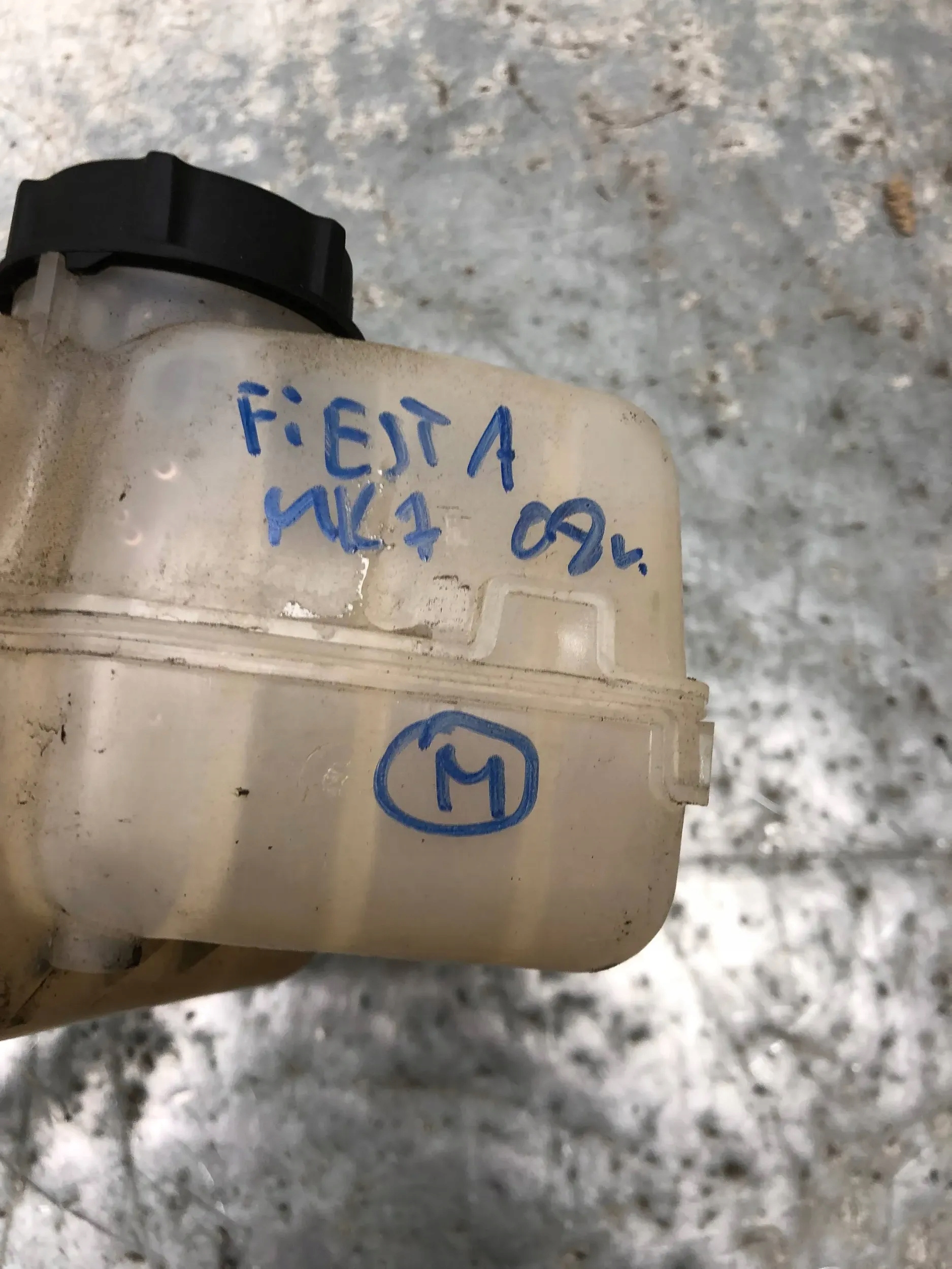 Réservoir eau FORD FIESTA MK7 8V21-8K218-AB