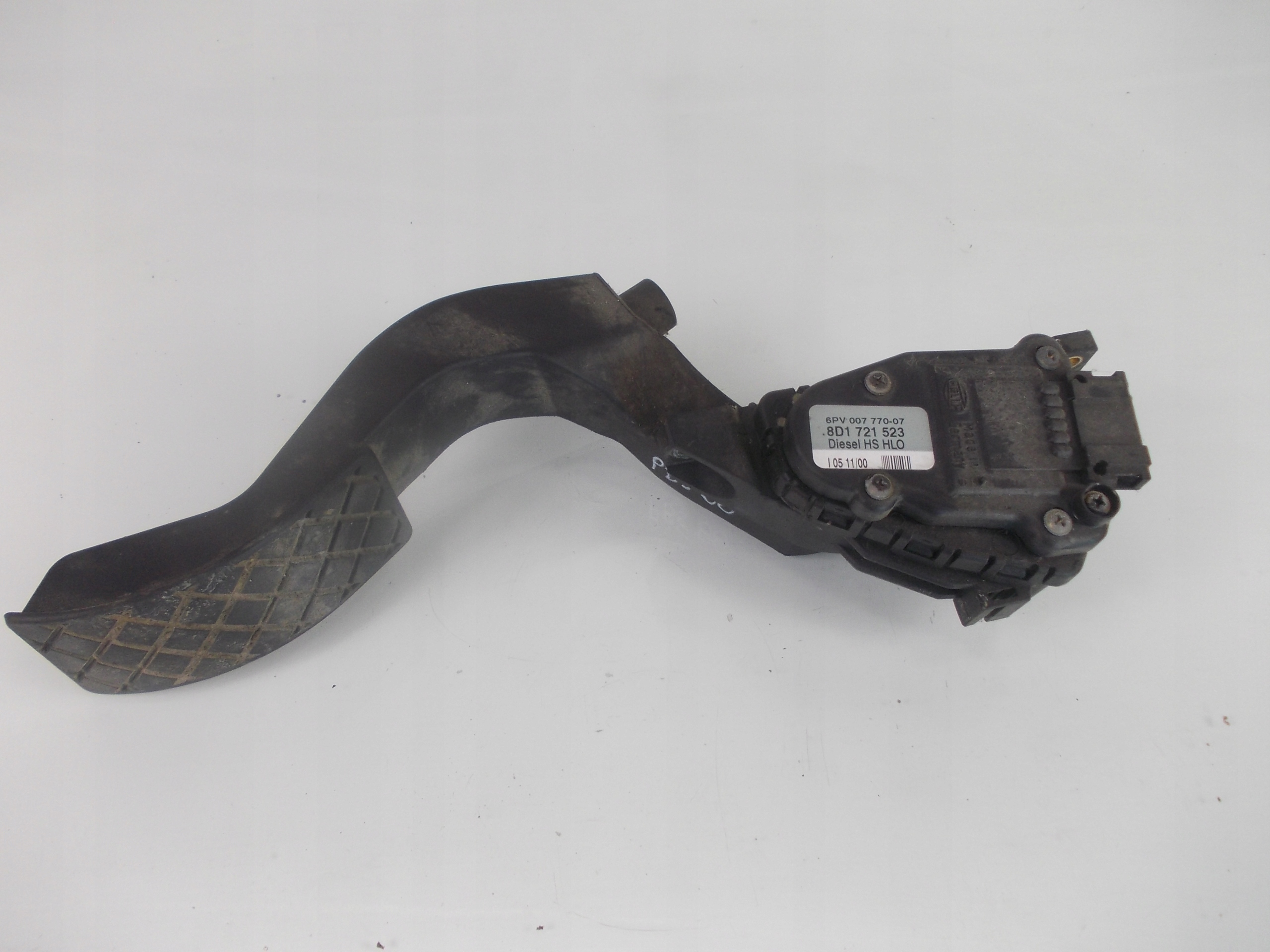 pedał gazu passat b5 1,9 tdi 8d1721523